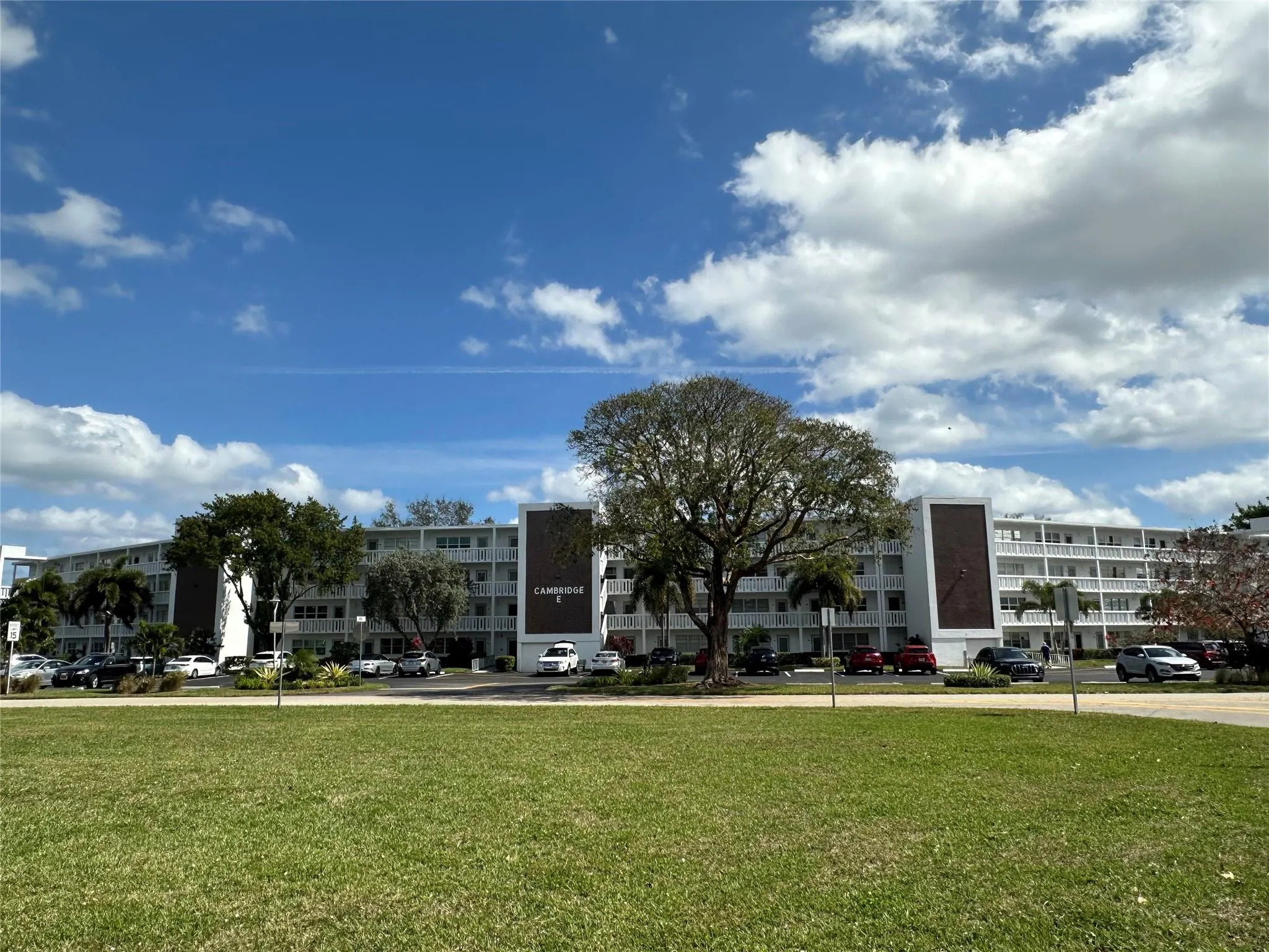 2116 Cambridge E, #2116