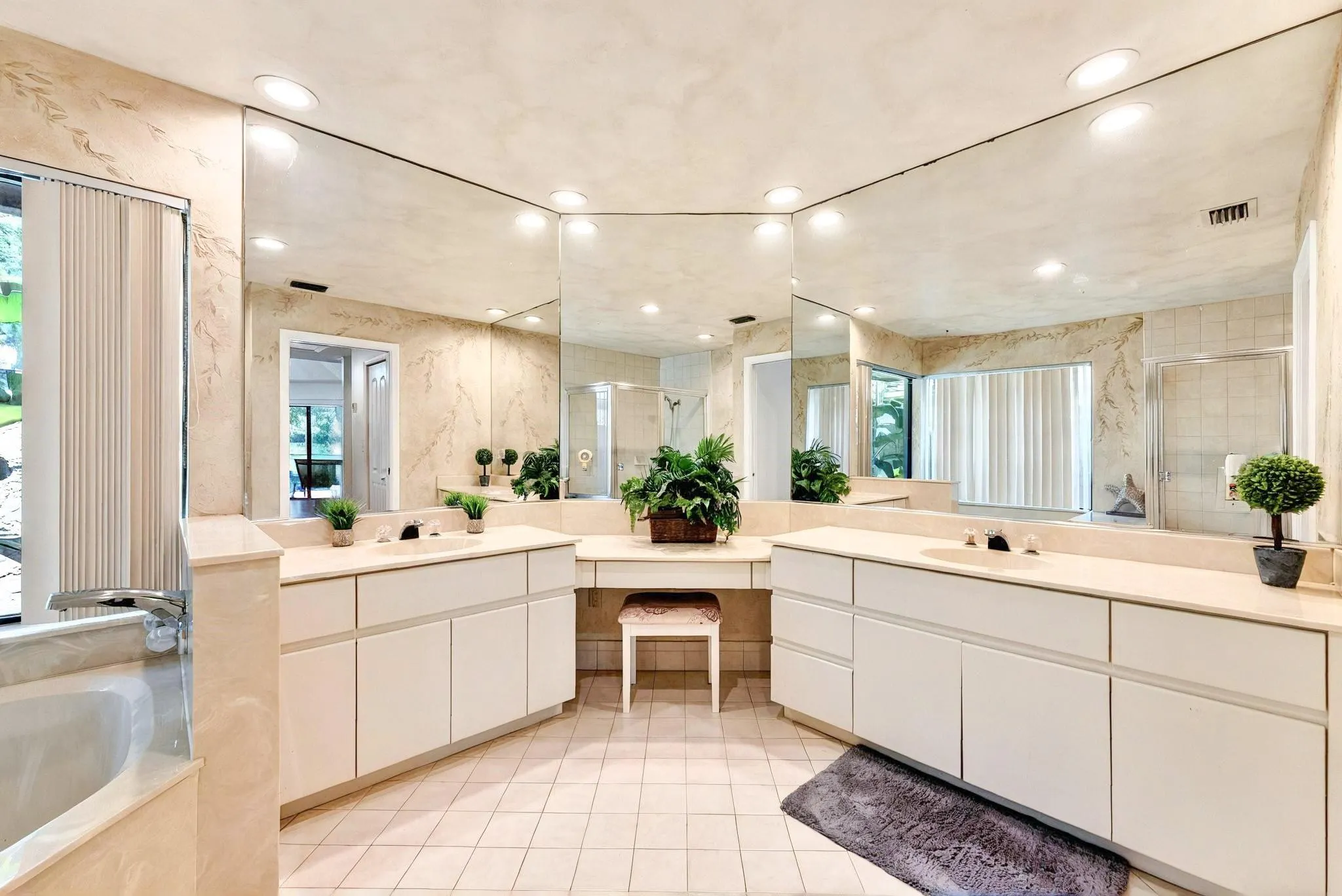 1106 Waterbrook Ln
