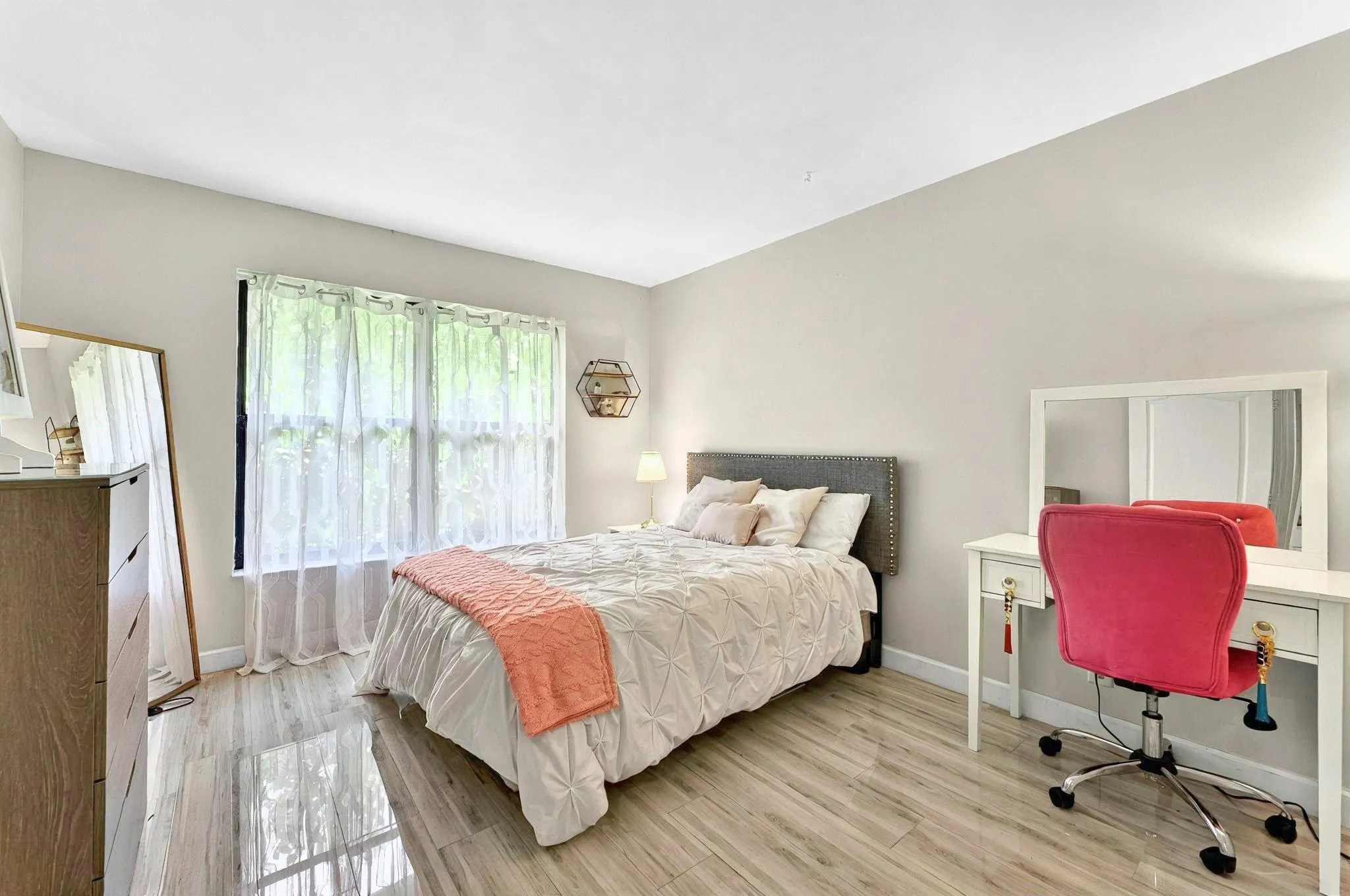 1106 Waterbrook Ln