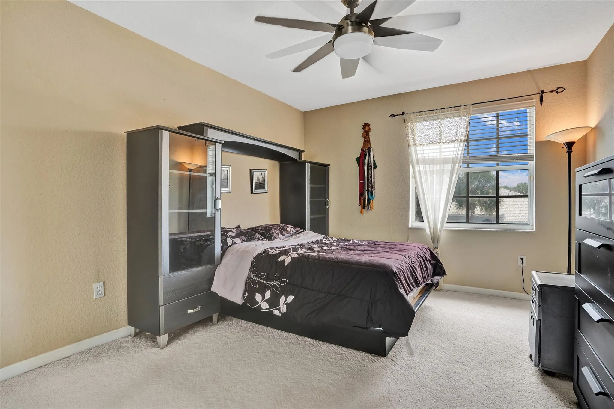 1581 NW 159th Ave