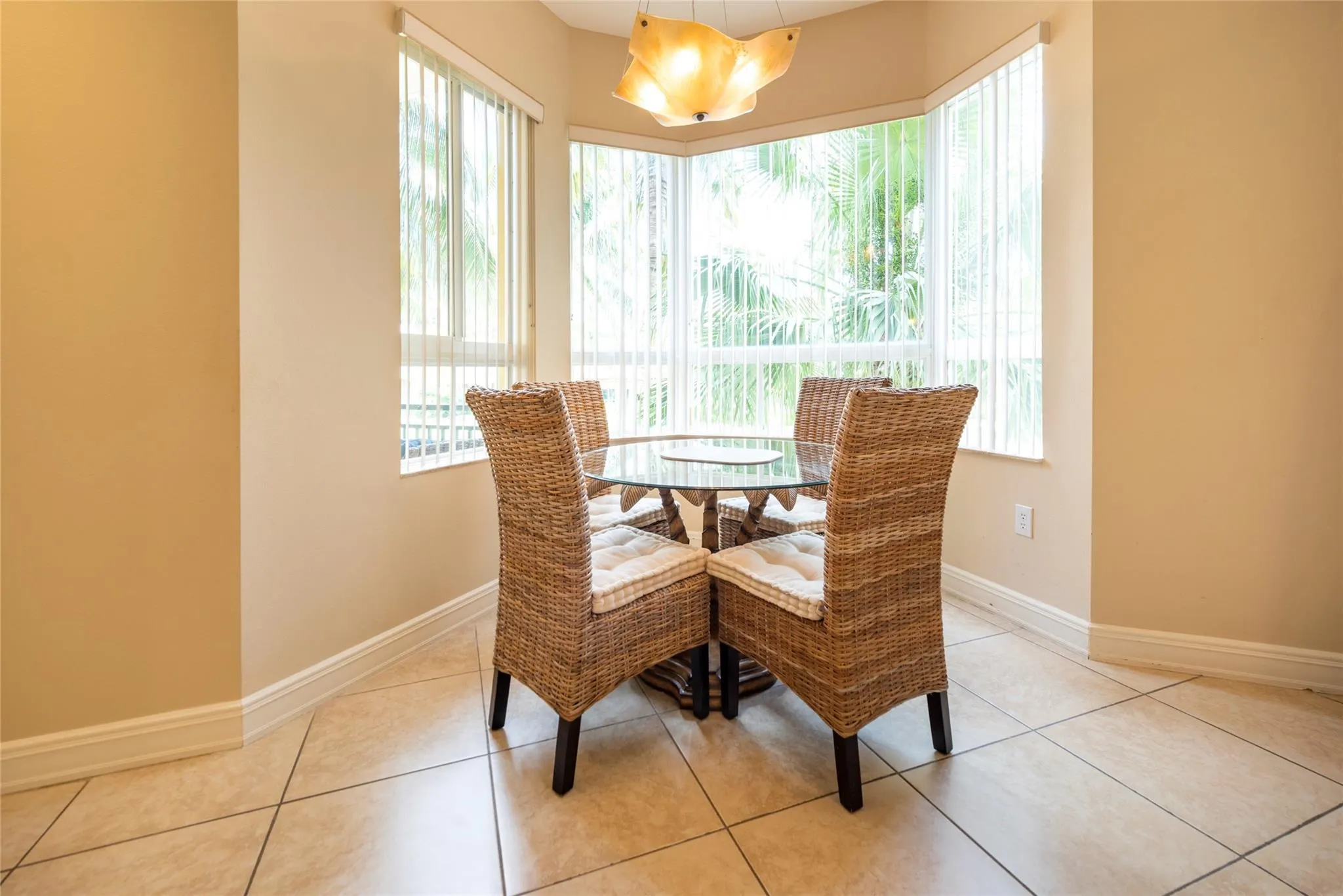 16135 Emerald Estates Dr, #272