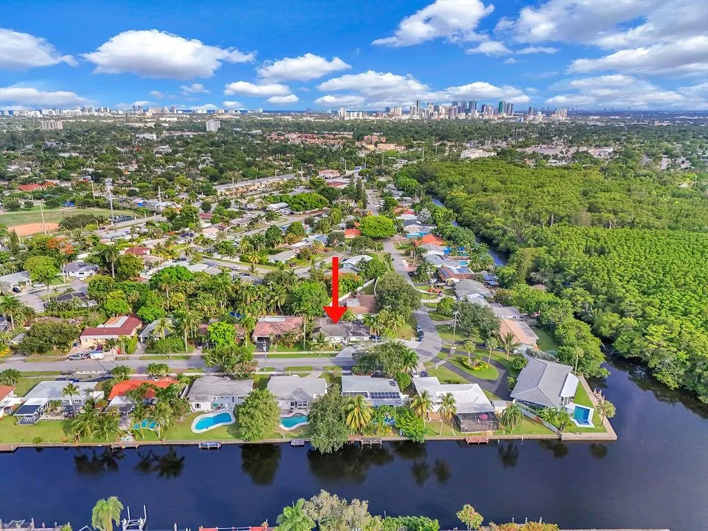 2732 NW 9th Ter