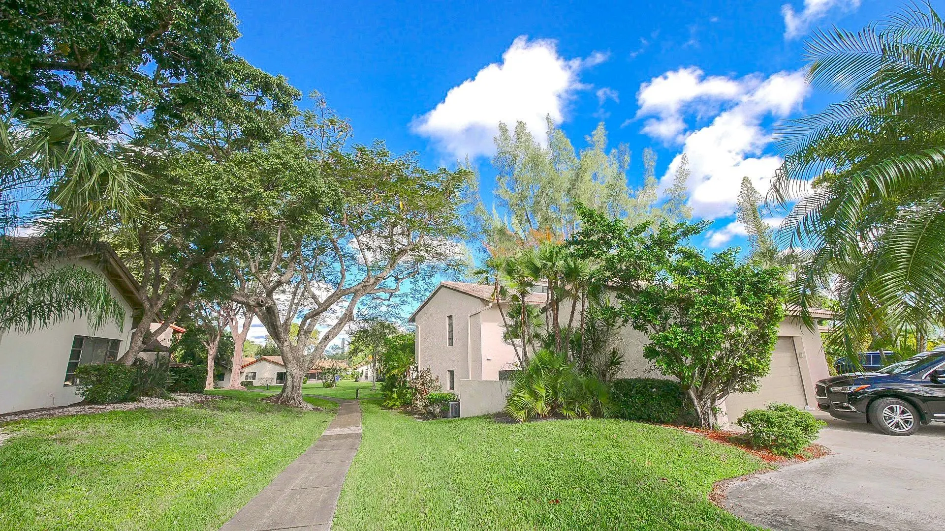 5621 Hammock Ln, #124
