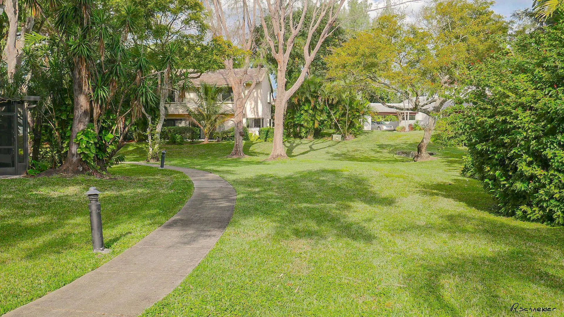 5621 Hammock Ln, #124
