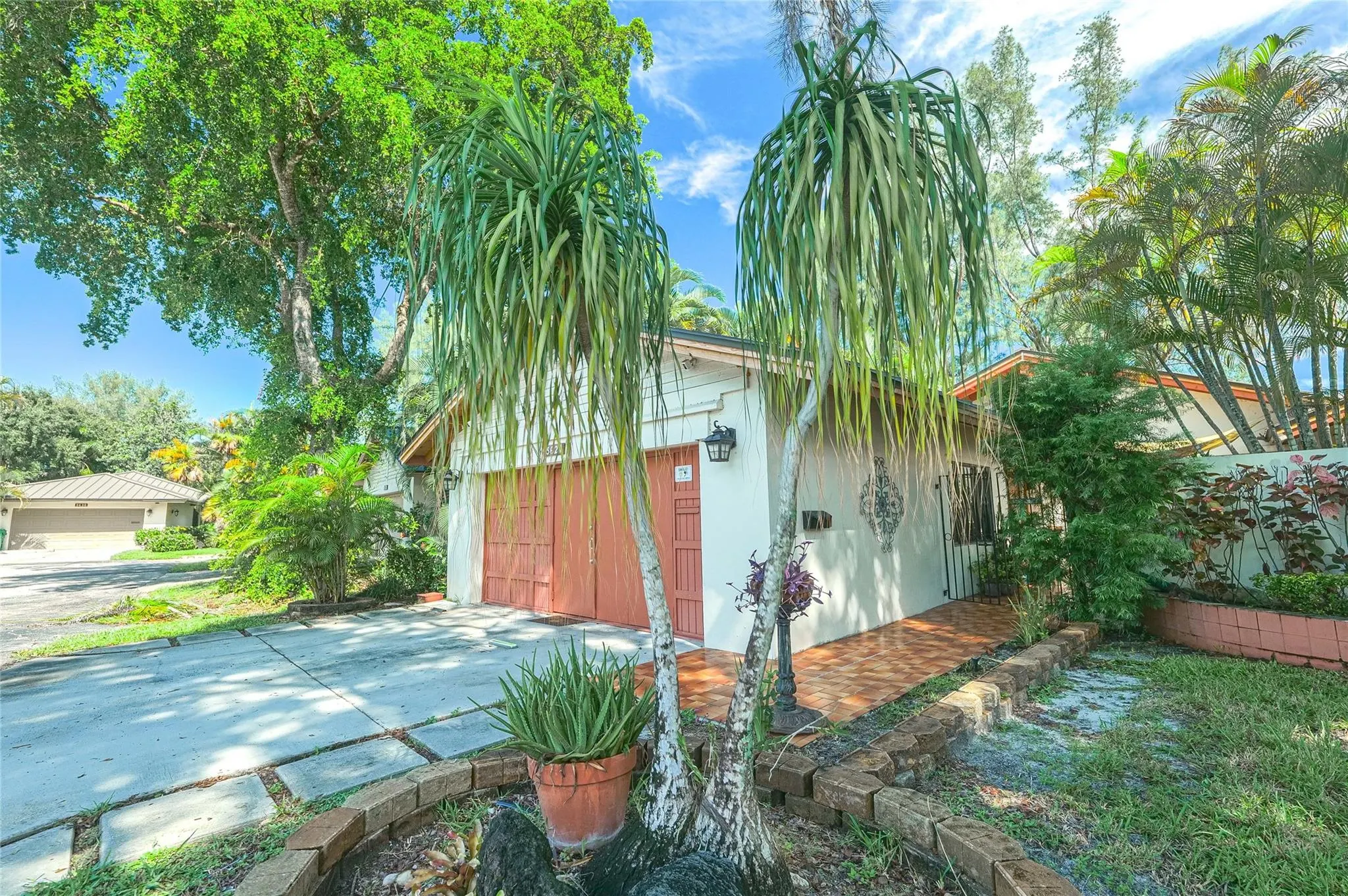 5621 Hammock Ln, #124