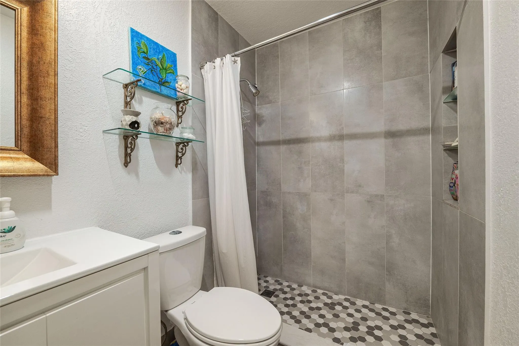 5621 Hammock Ln, #124