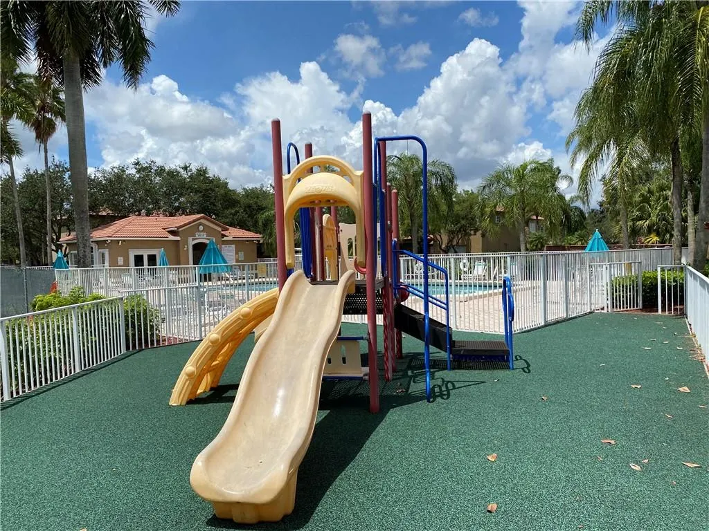 16045 EMERALD COVE RD, #16045