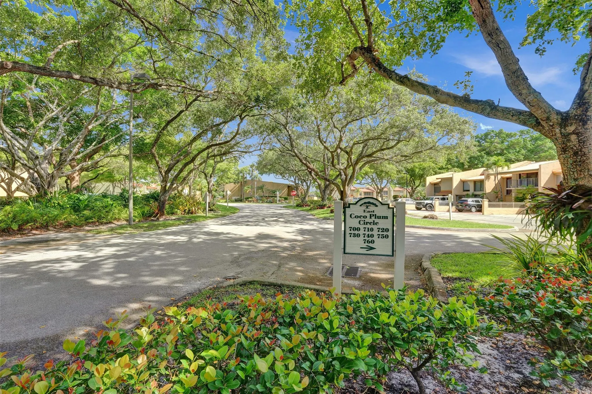 700 E COCO PLUM CR, #8