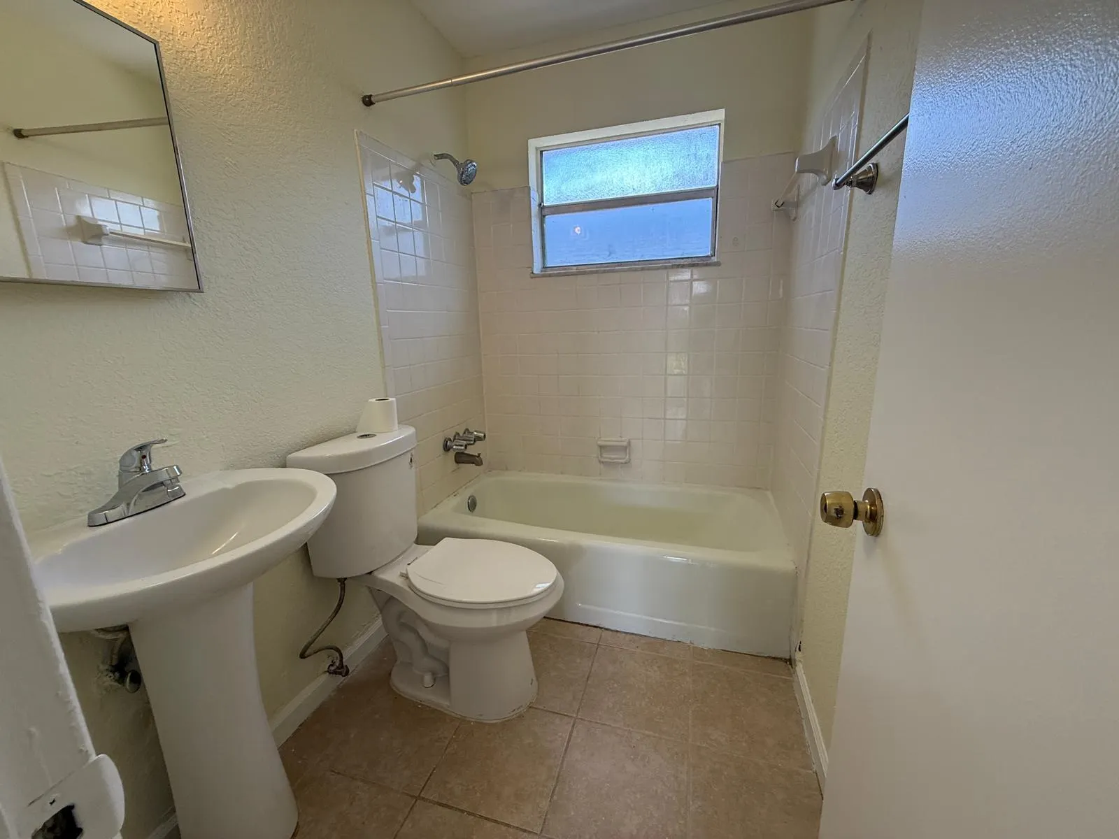 634 SW 4th Ave, #B