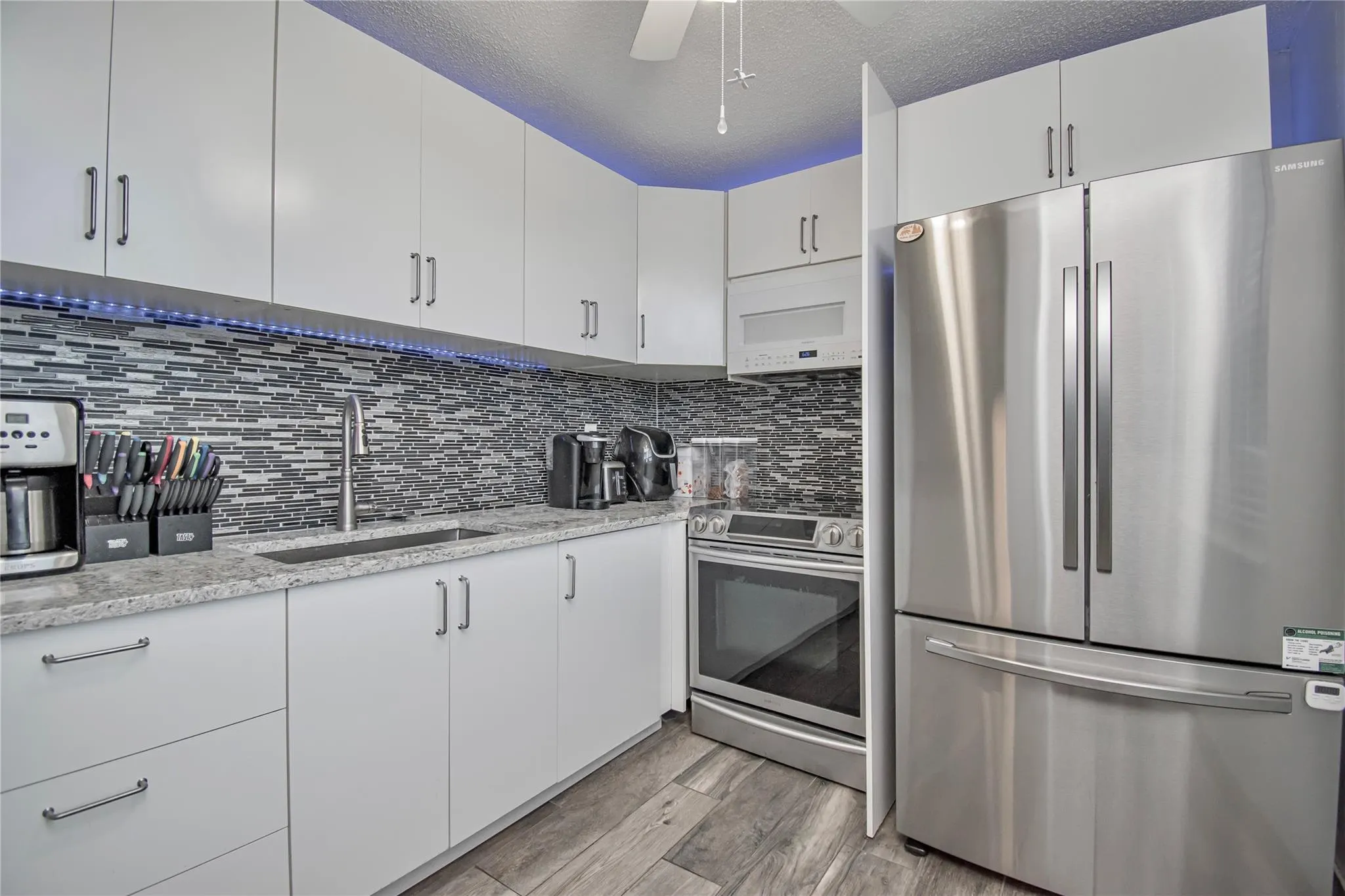 9410 Tangerine Pl, #207