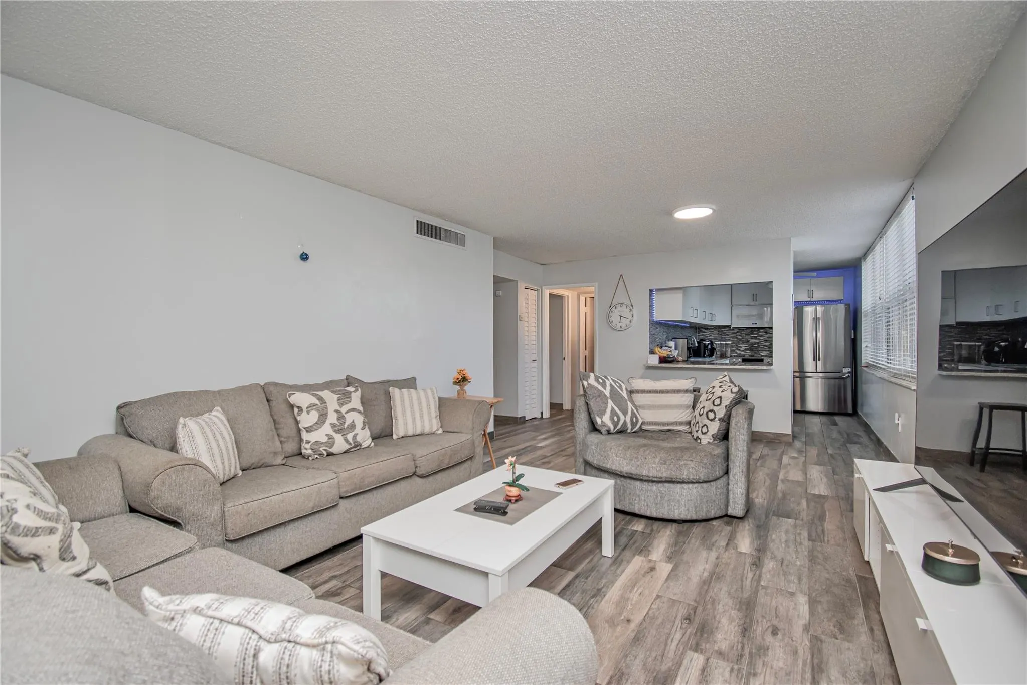 9410 Tangerine Pl, #207