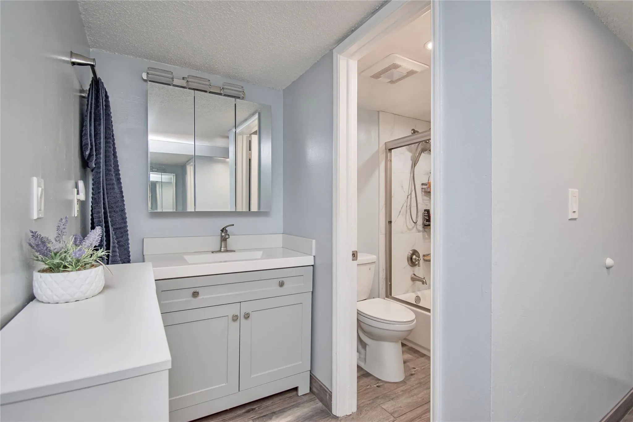 9410 Tangerine Pl, #207
