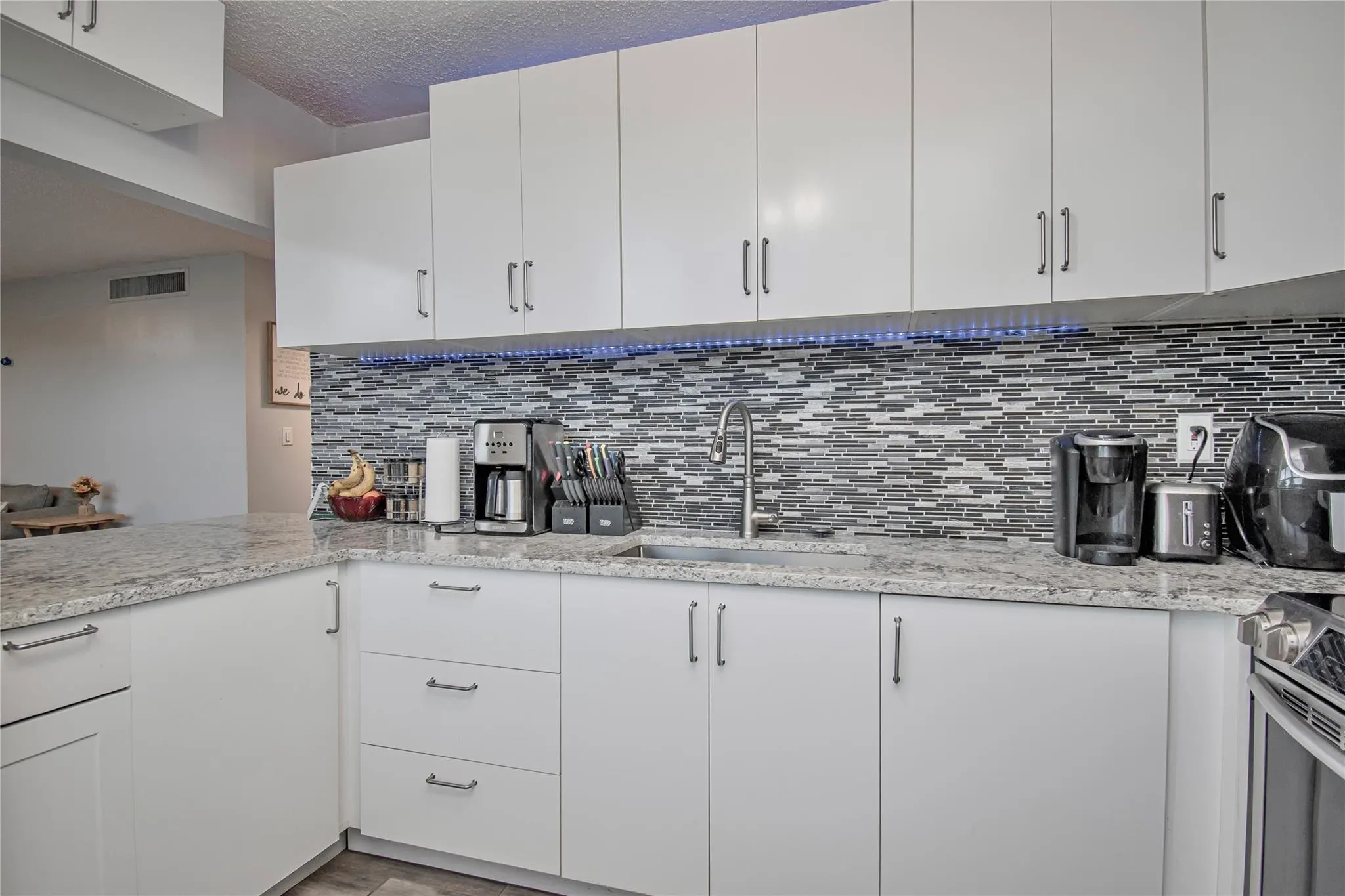 9410 Tangerine Pl, #207