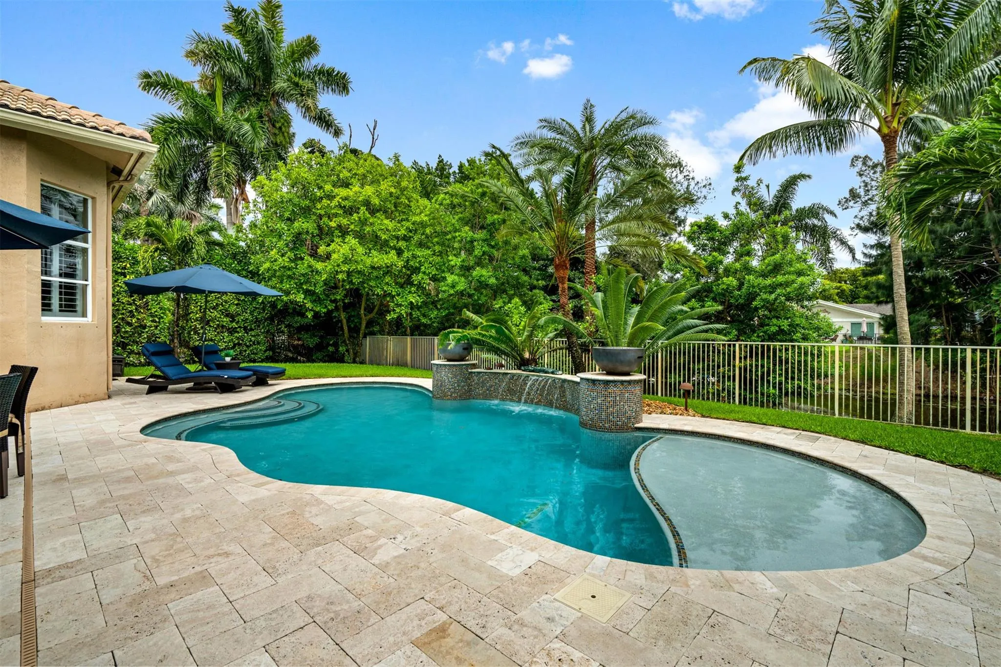 8284 S Lake Forest Dr