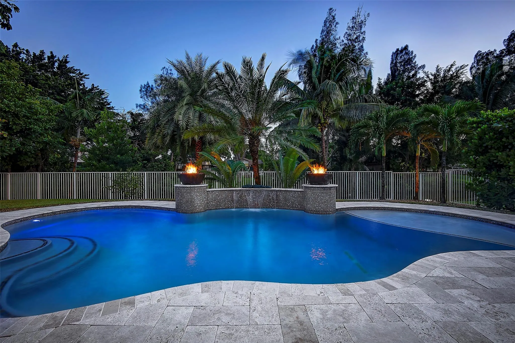 8284 S Lake Forest Dr