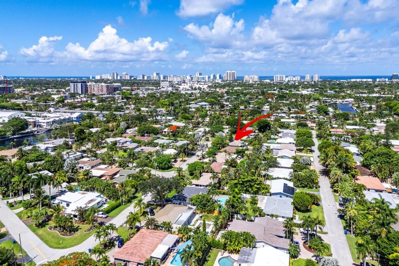 1742 NE 28th Dr