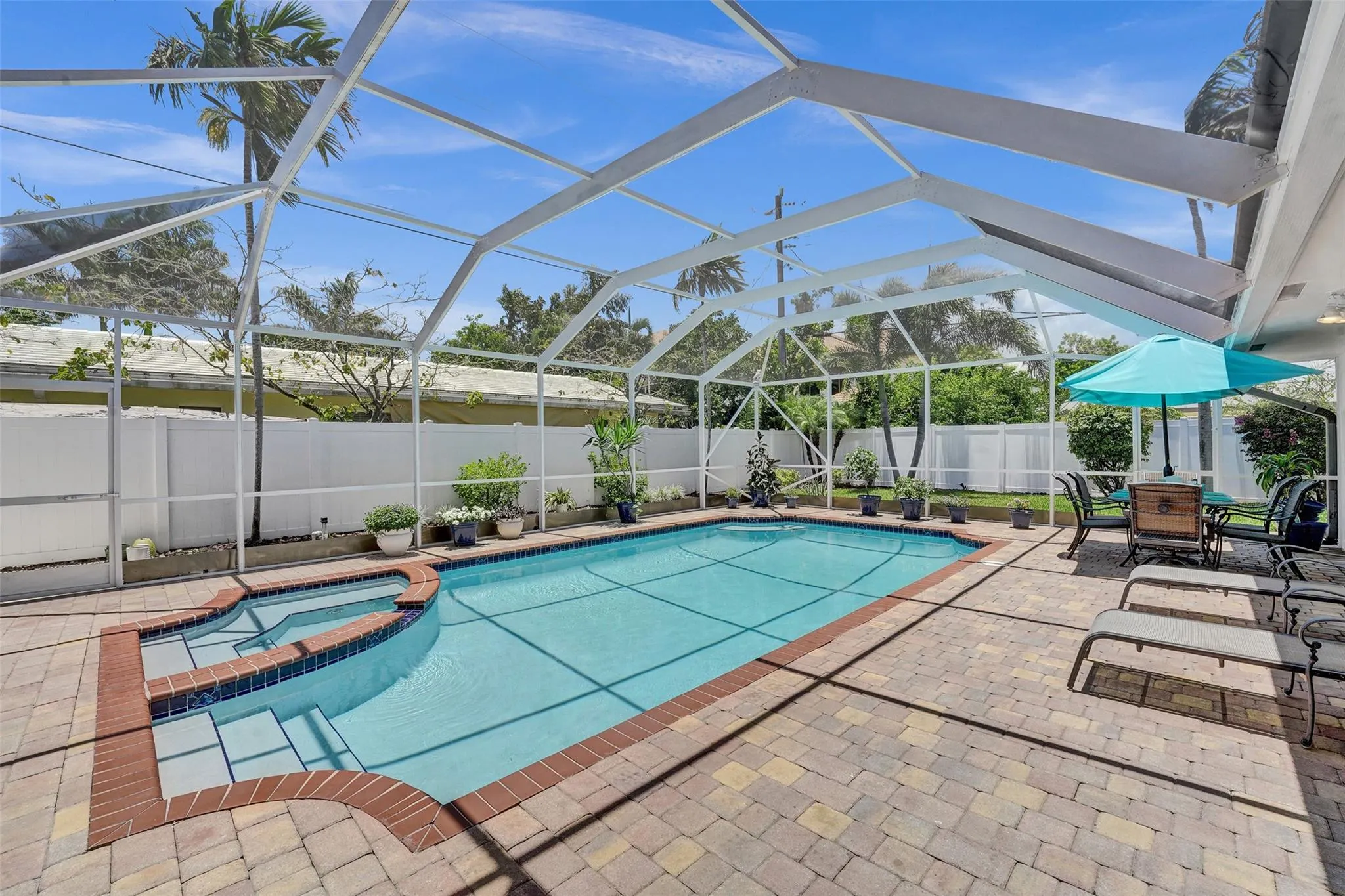 4711 Bayview Dr