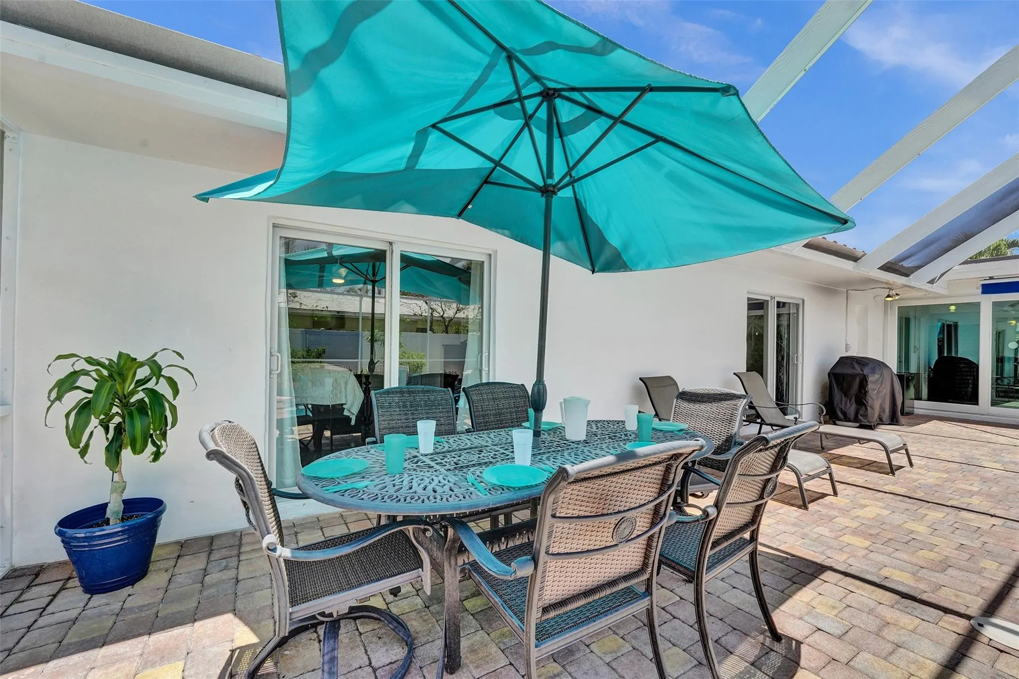 4711 Bayview Dr