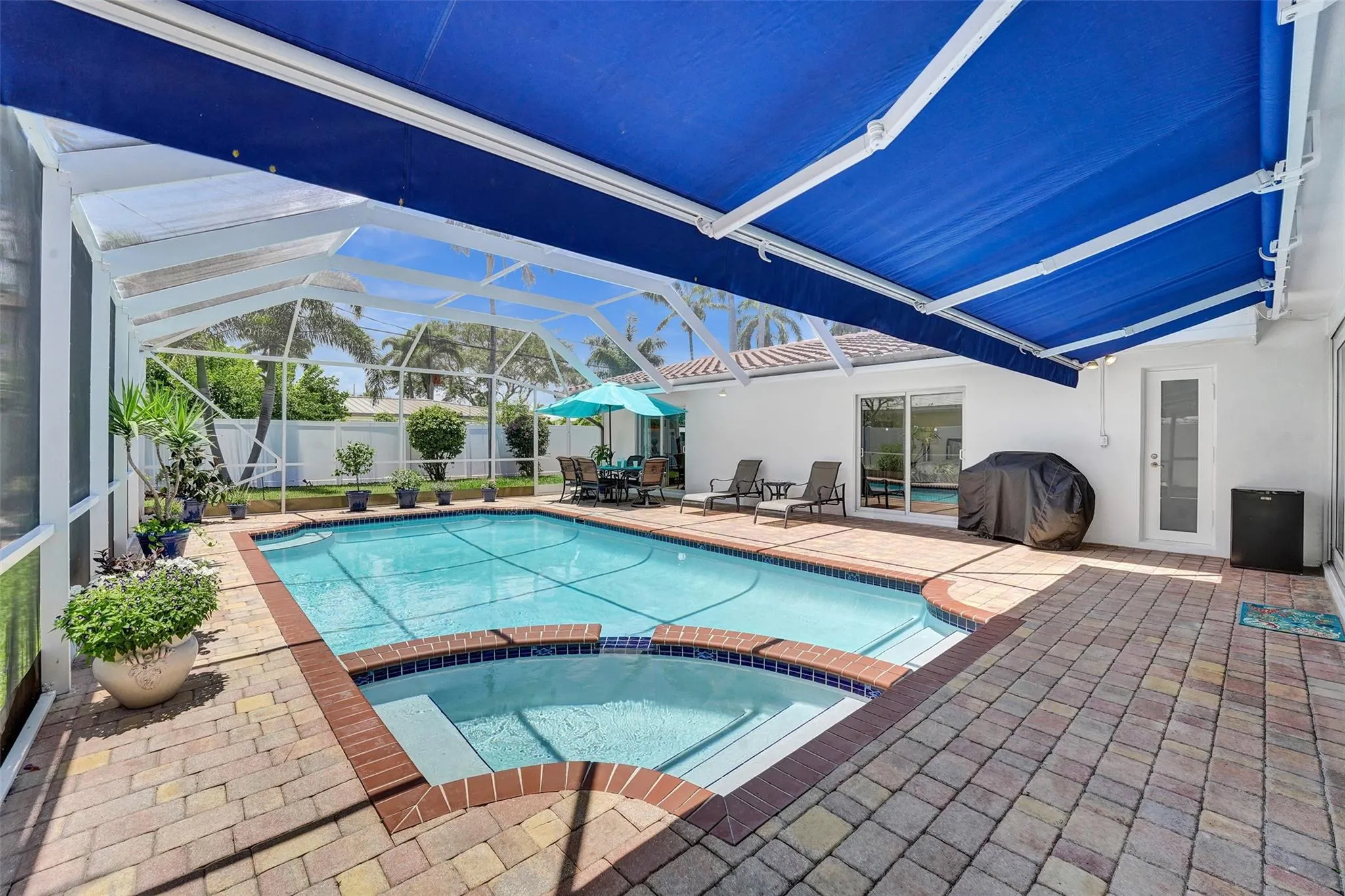 4711 Bayview Dr