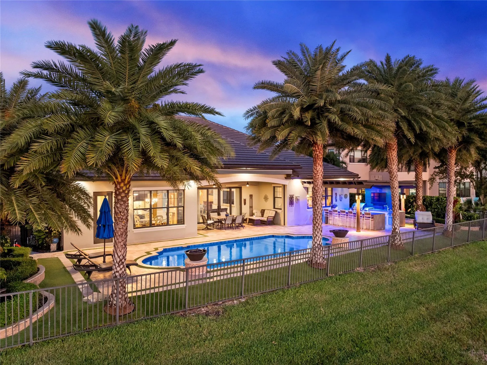 8825 Watercrest Cir E.