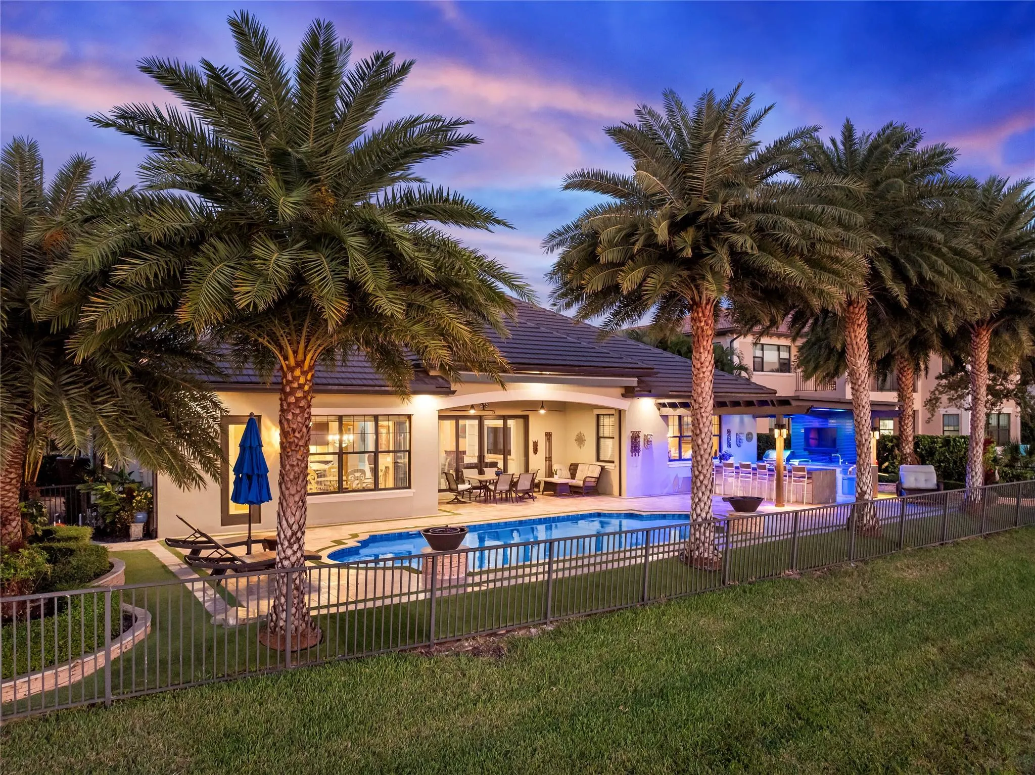 8825 Watercrest Cir E.