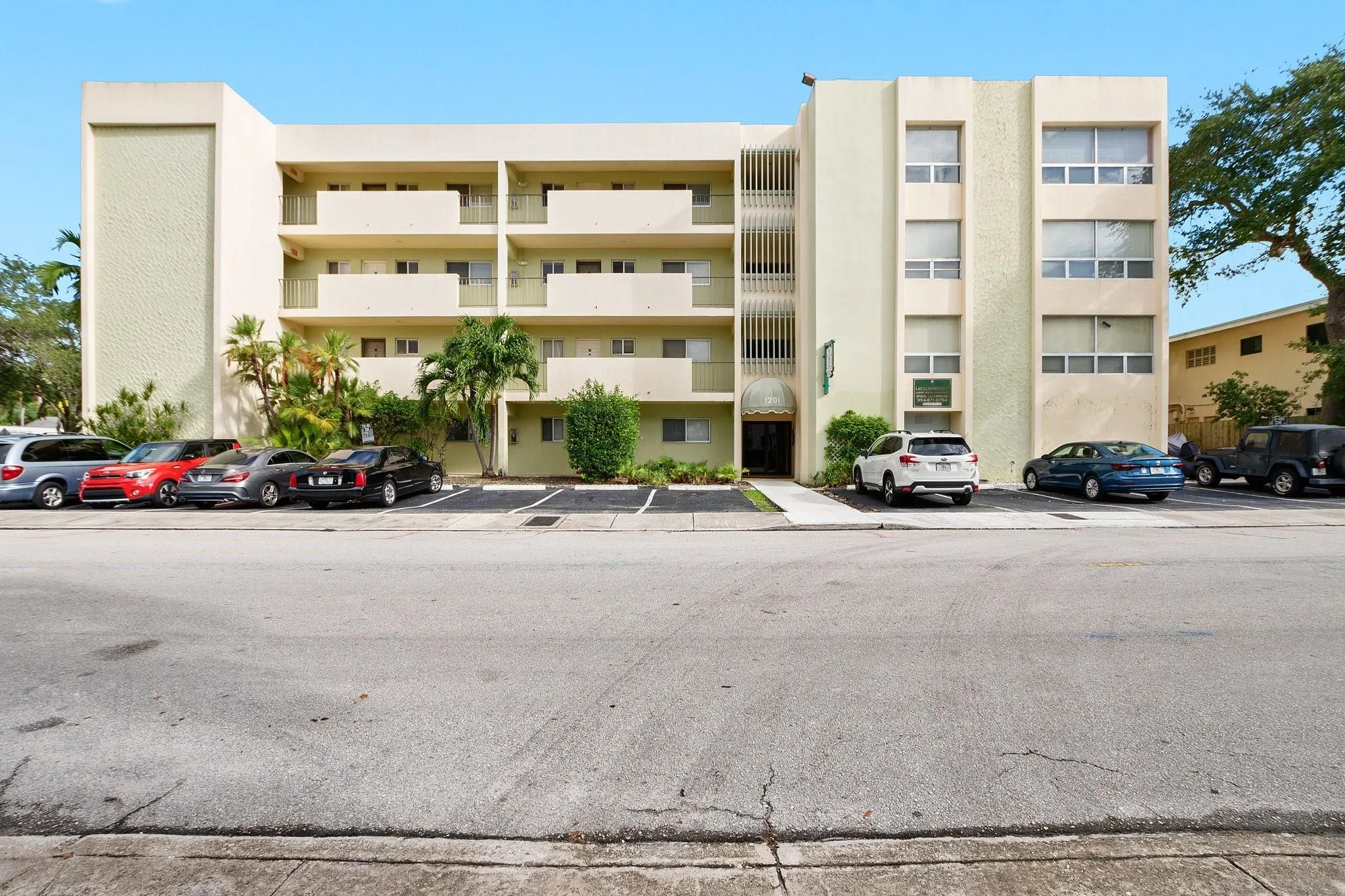 1201 SE 2nd Ct, #315