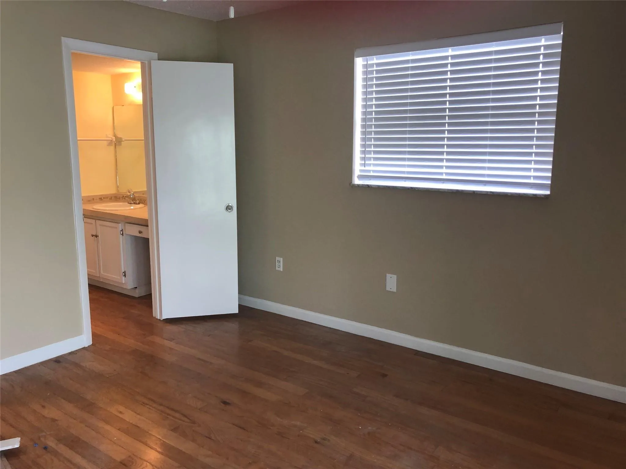 1100 Ponce De Leon Cir, #N301