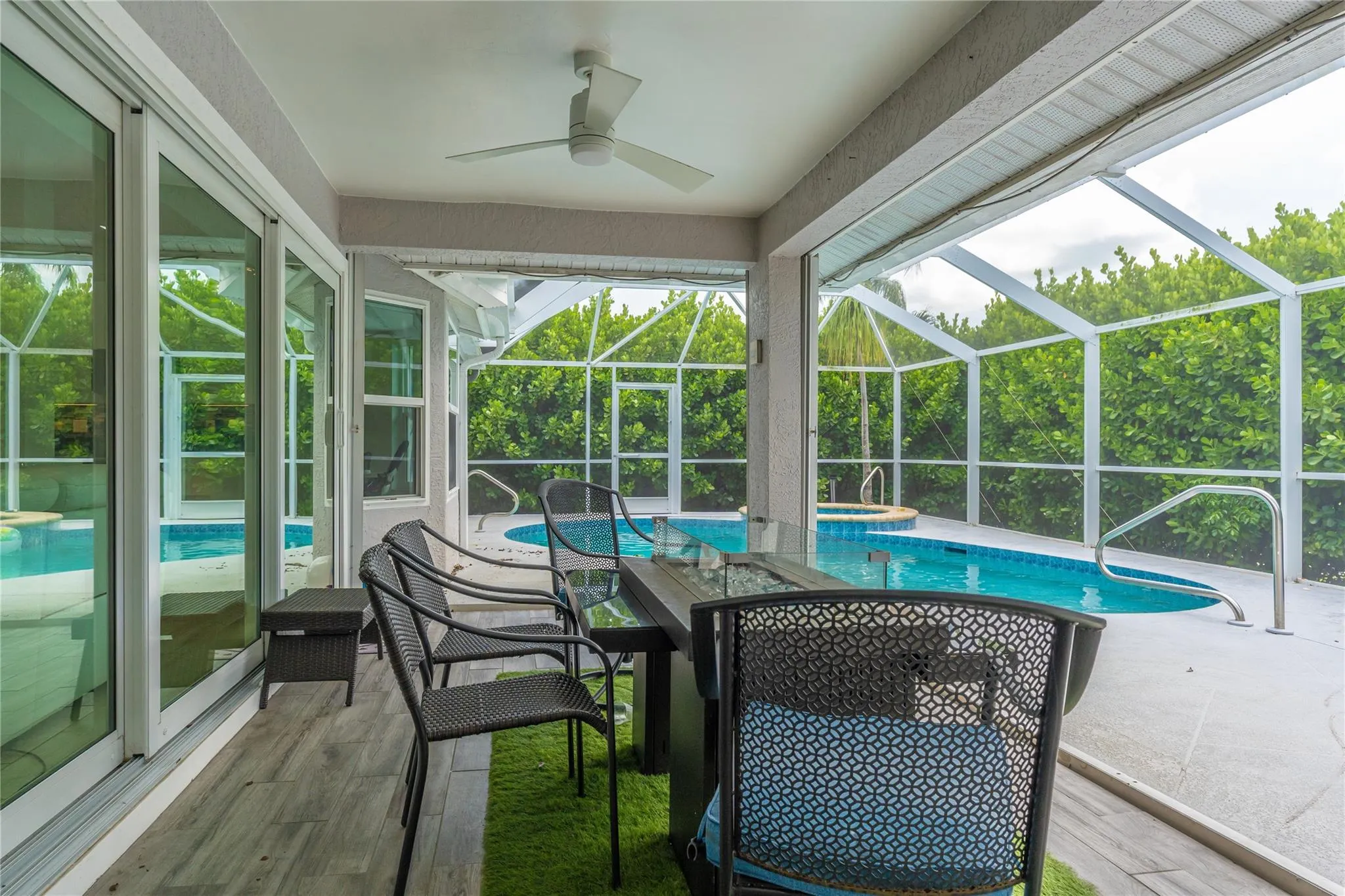 201 S Bahama Ave