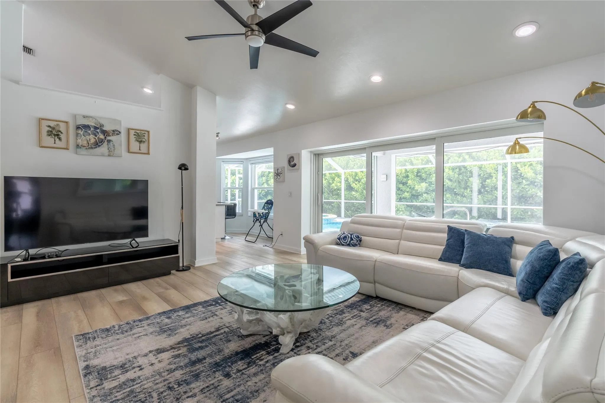 201 S Bahama Ave