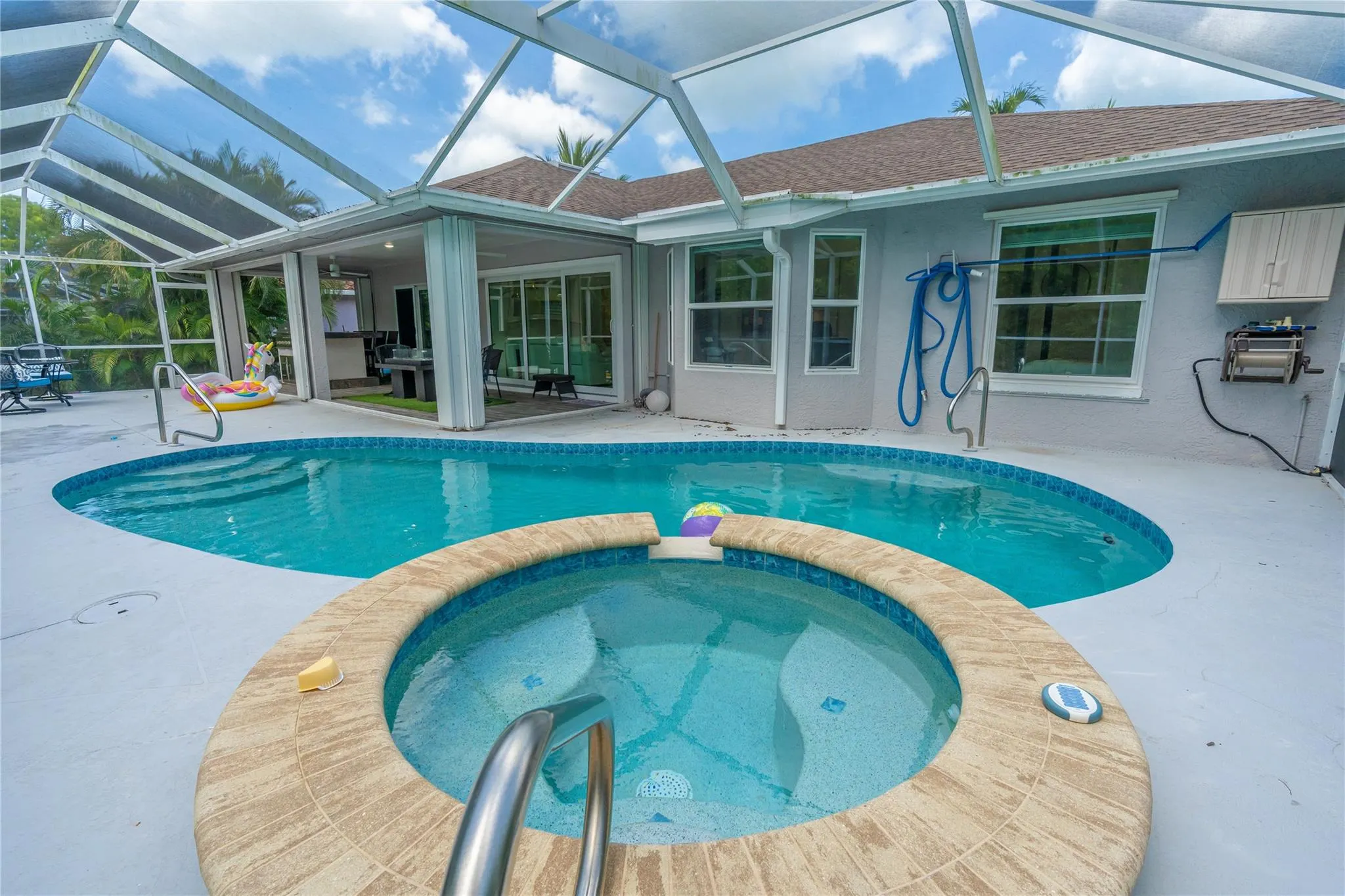 201 S Bahama Ave