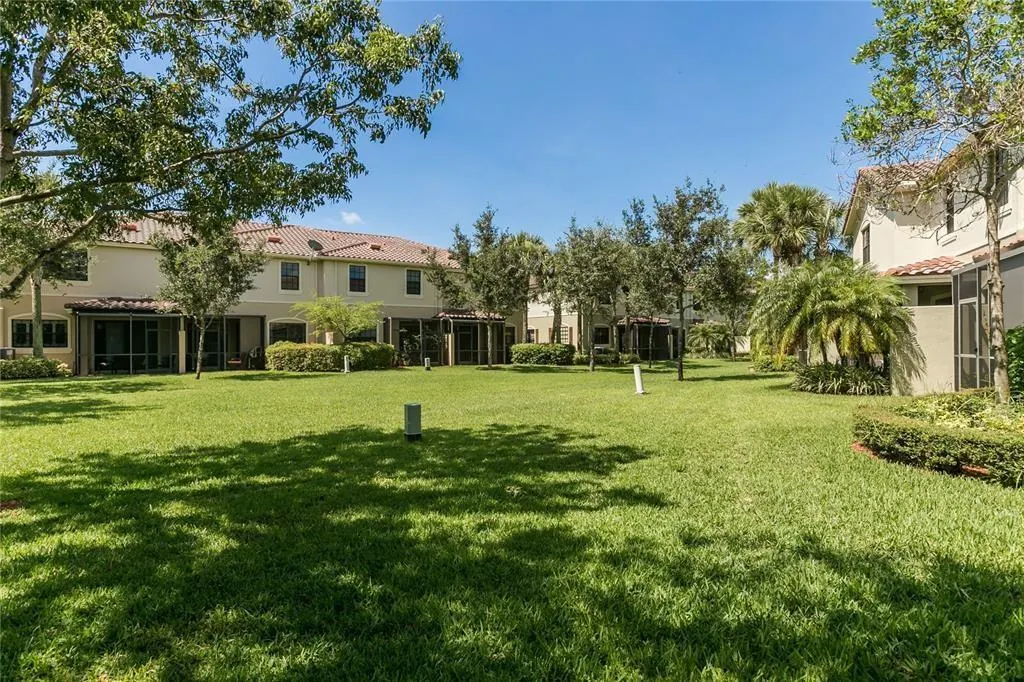 10850 NW 73rd Ct