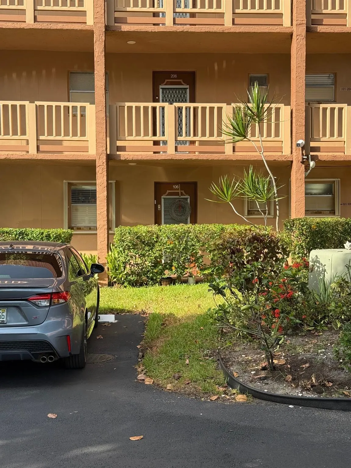 9881 Sunrise Lakes blvd, #106