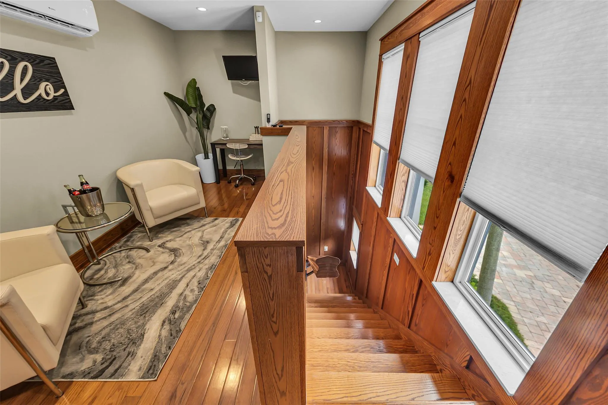 701 NW 24th St