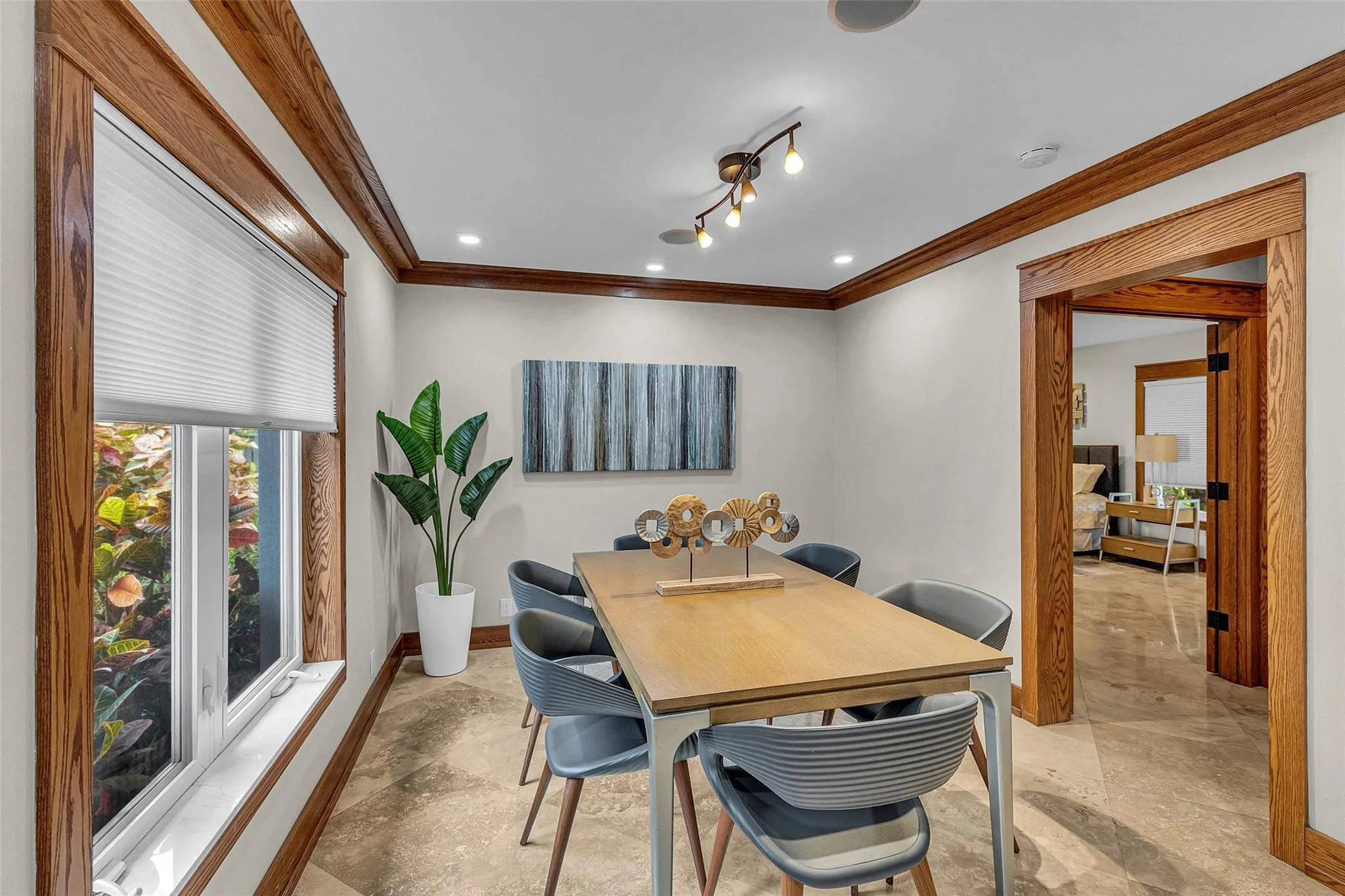 701 NW 24th St