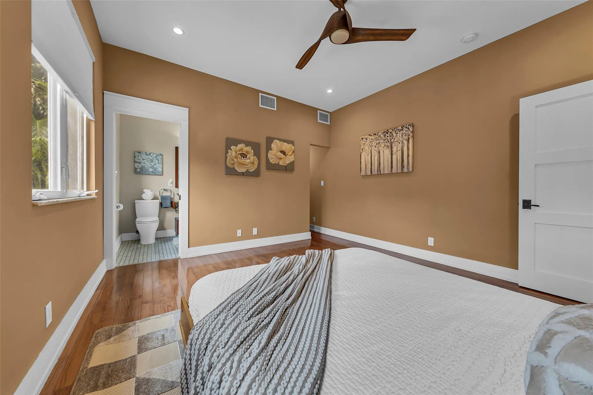 701 NW 24th St
