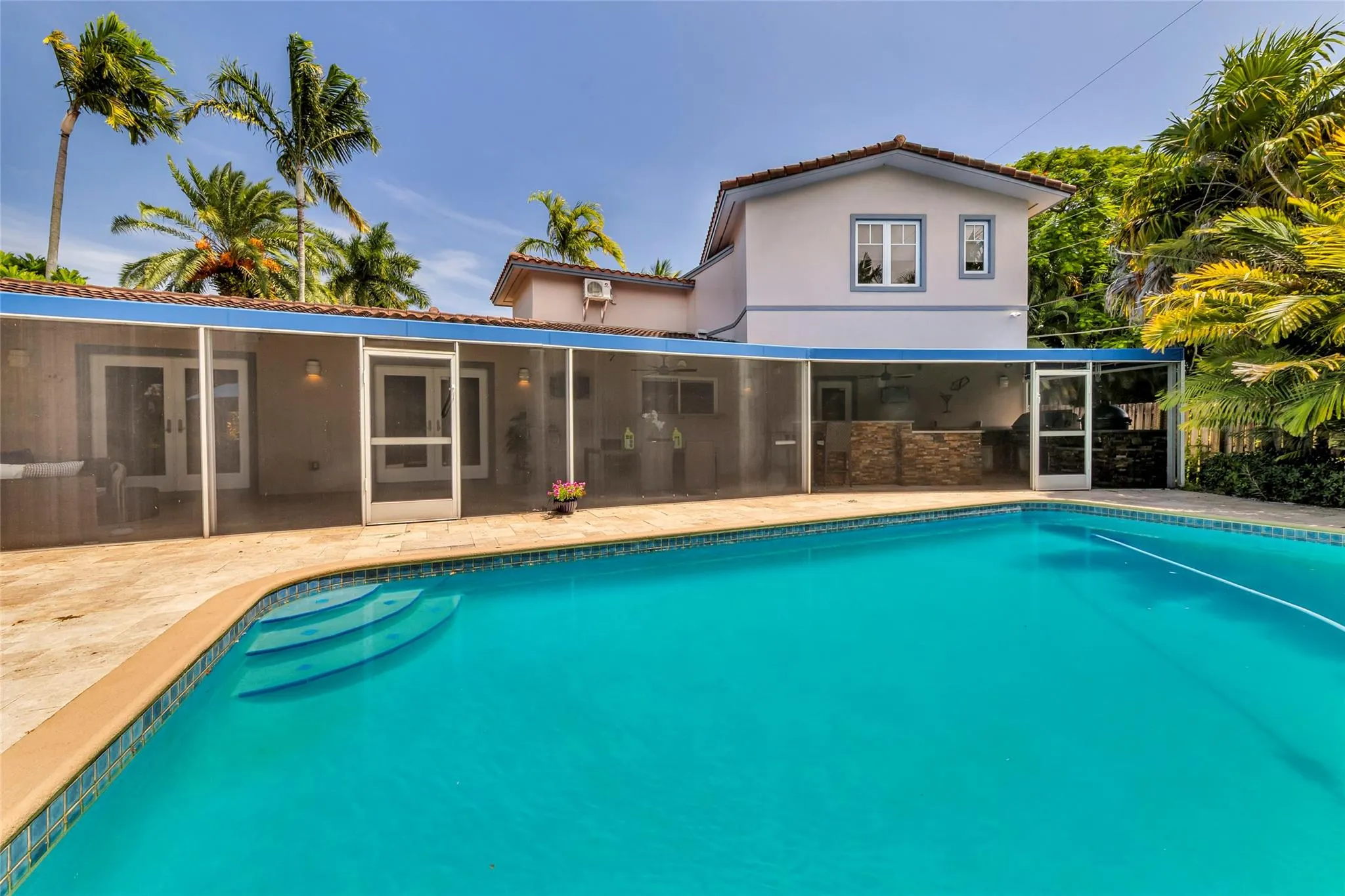 701 NW 24th St