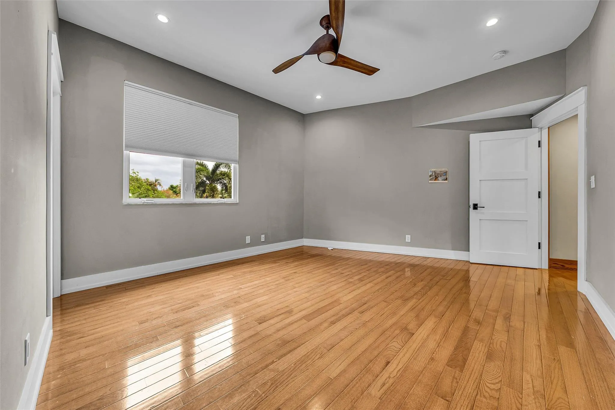 701 NW 24th St