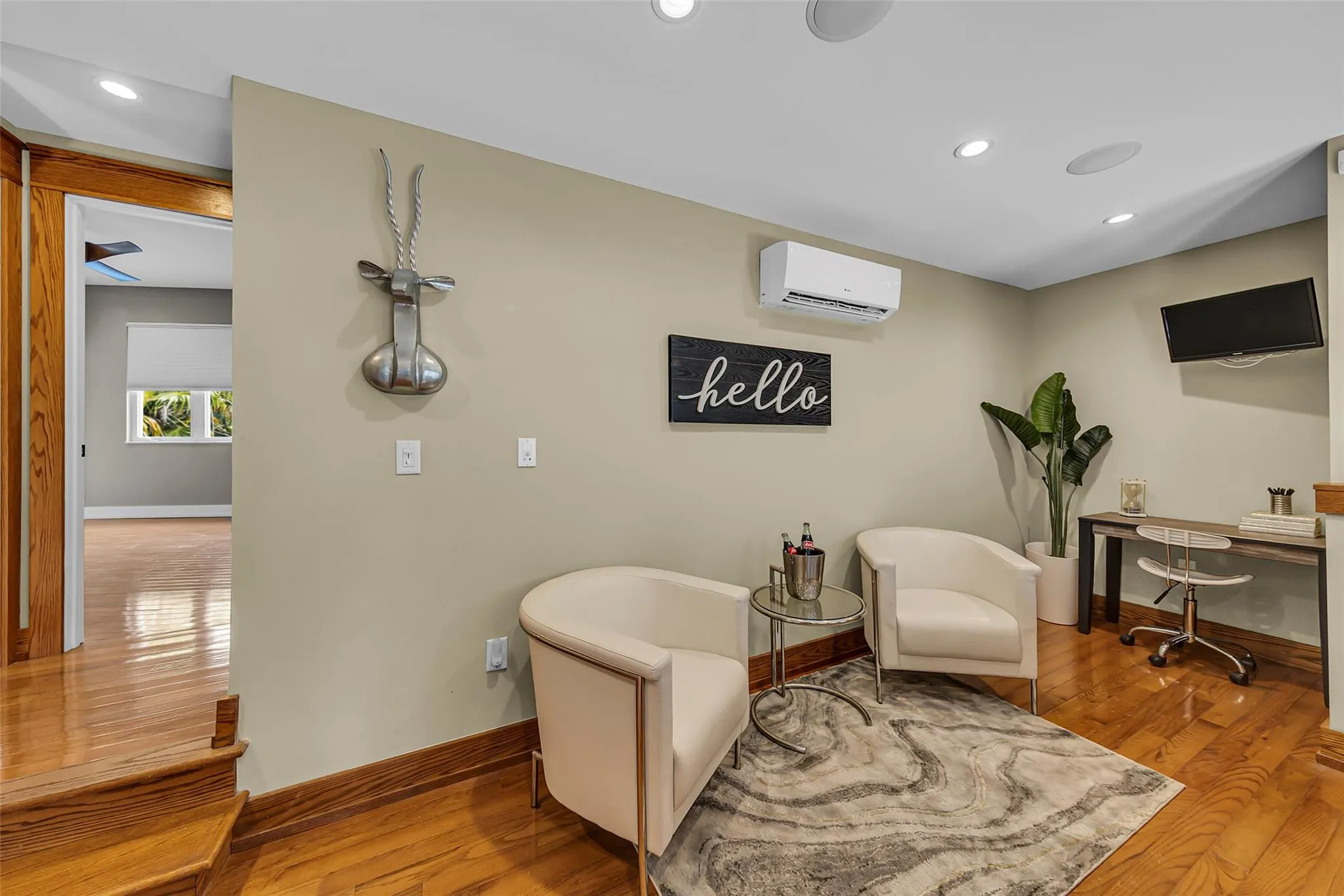 701 NW 24th St