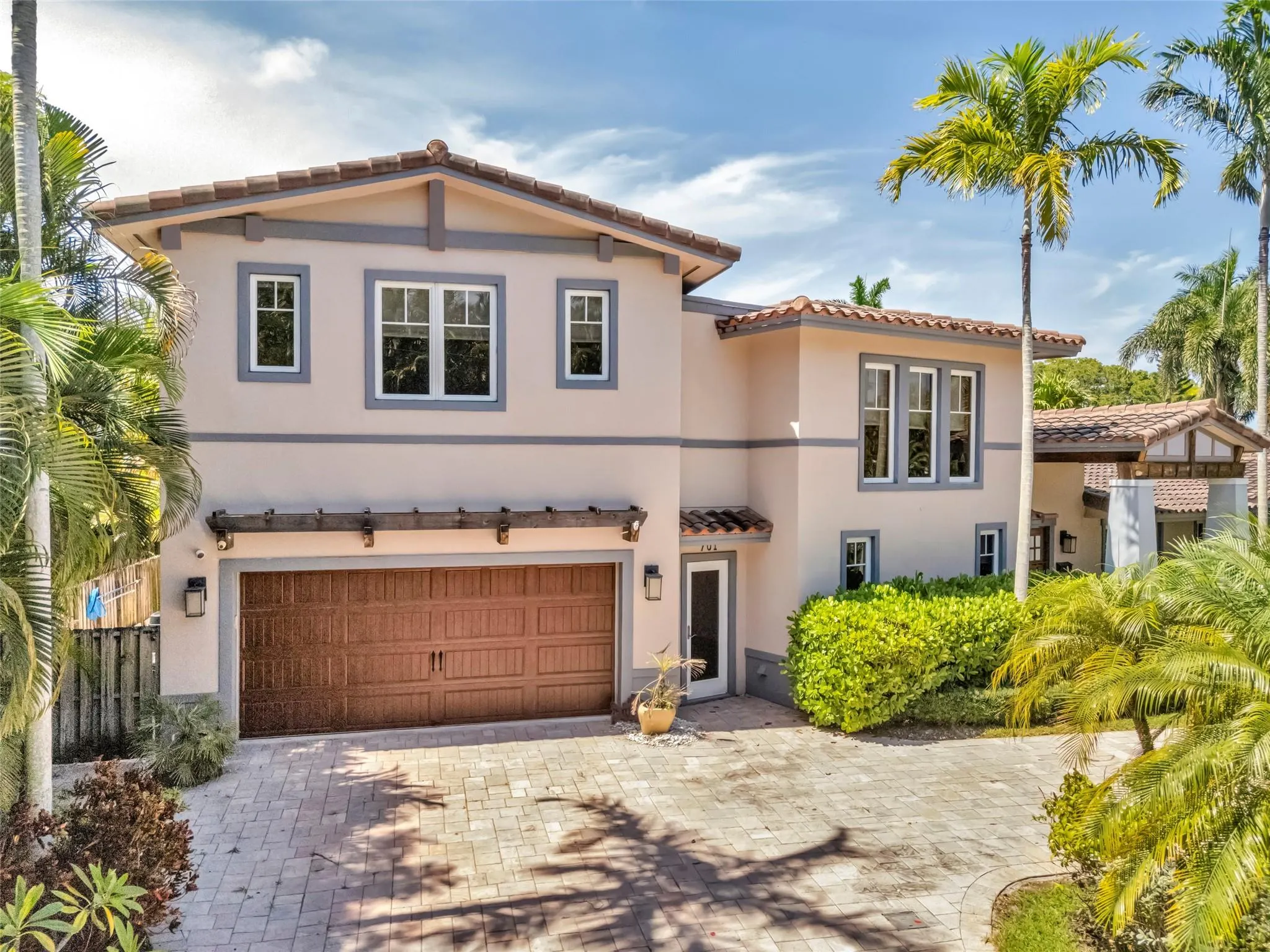 701 NW 24th St