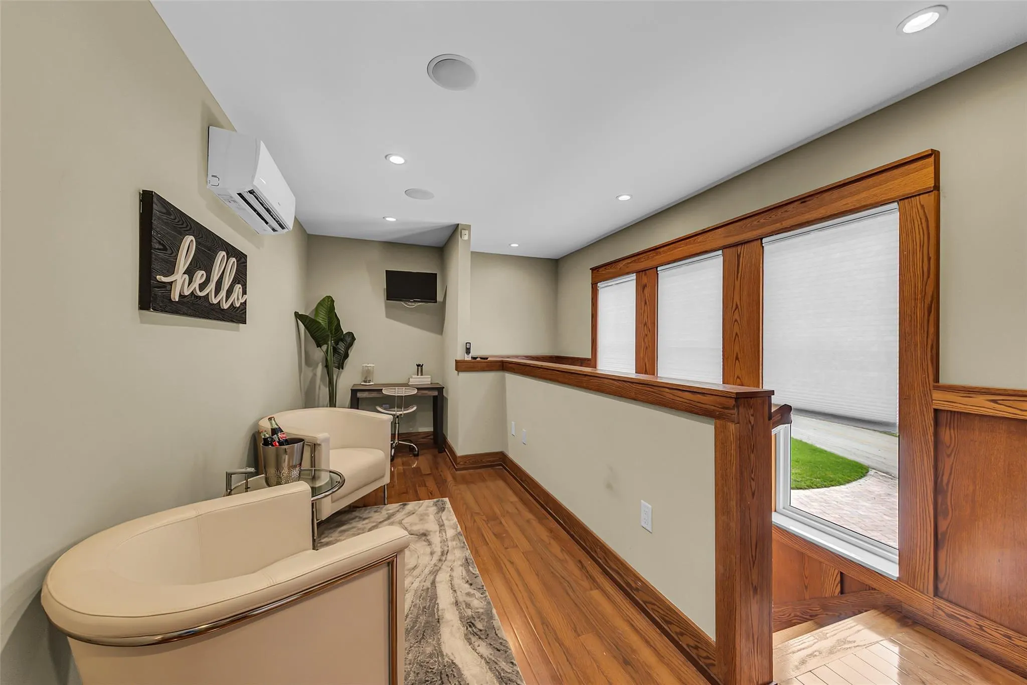 701 NW 24th St