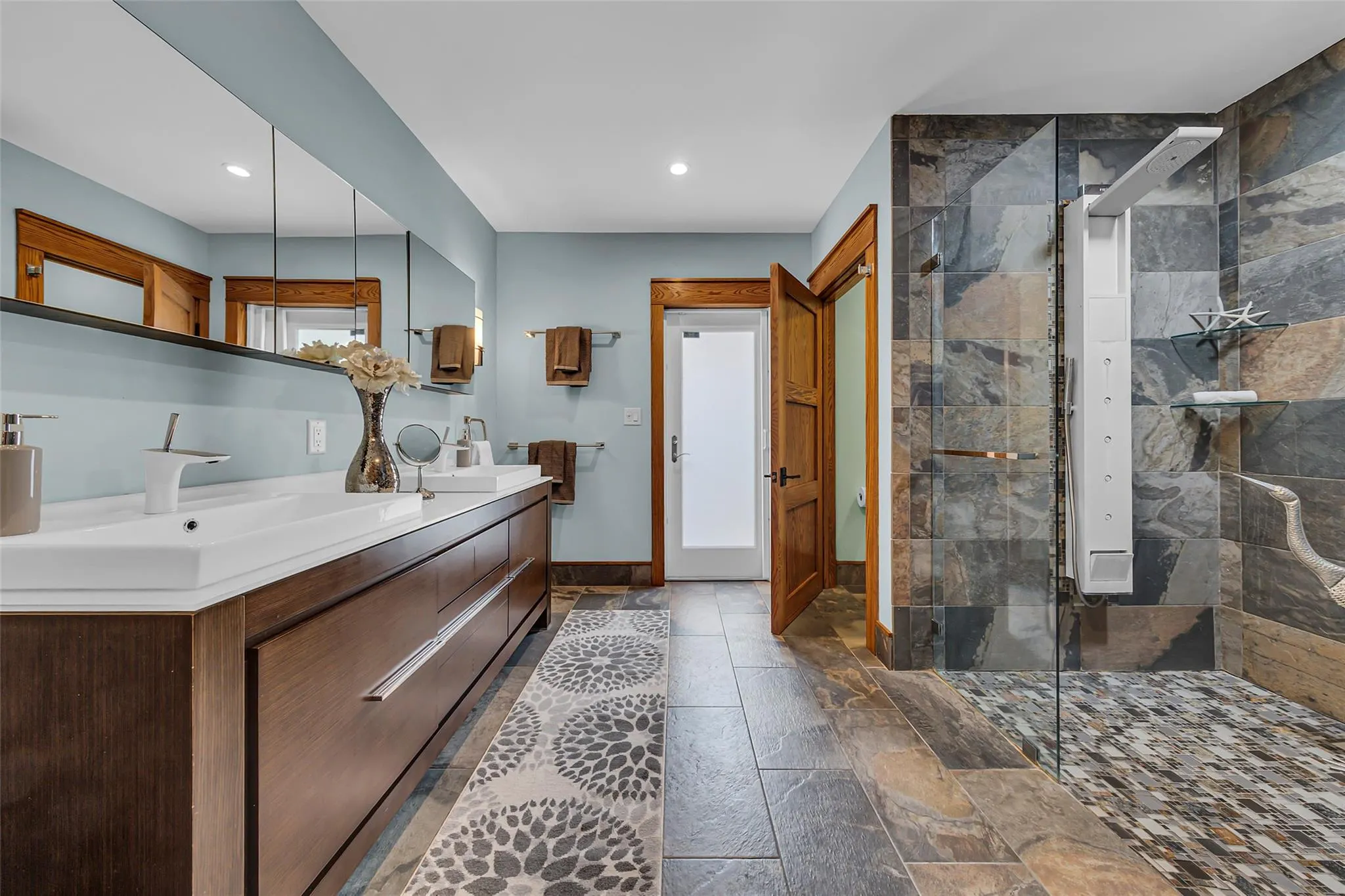 701 NW 24th St
