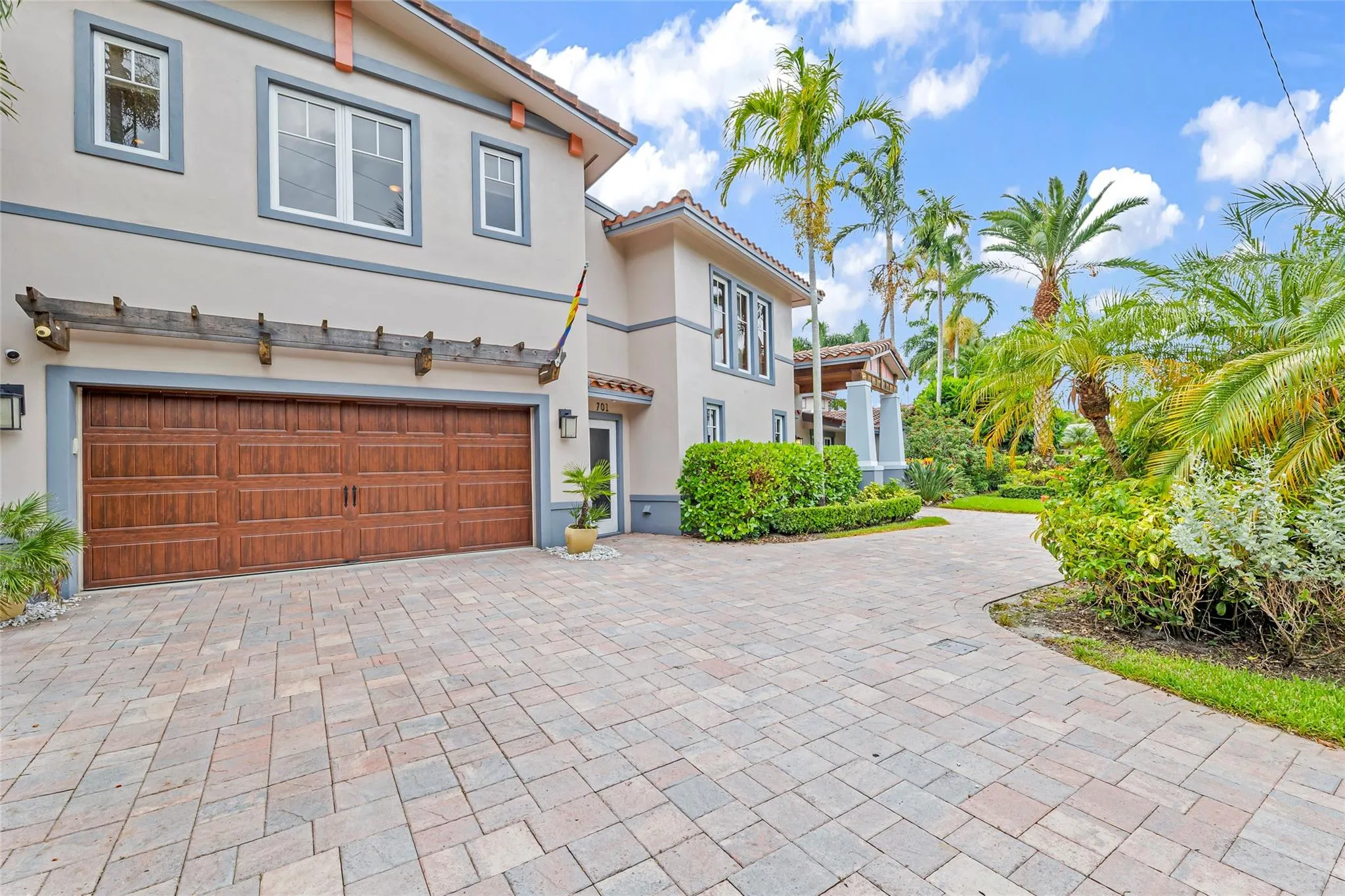 701 NW 24th St