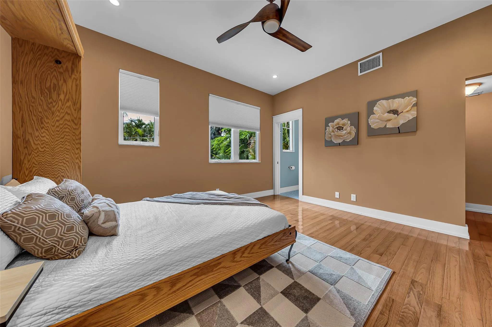 701 NW 24th St