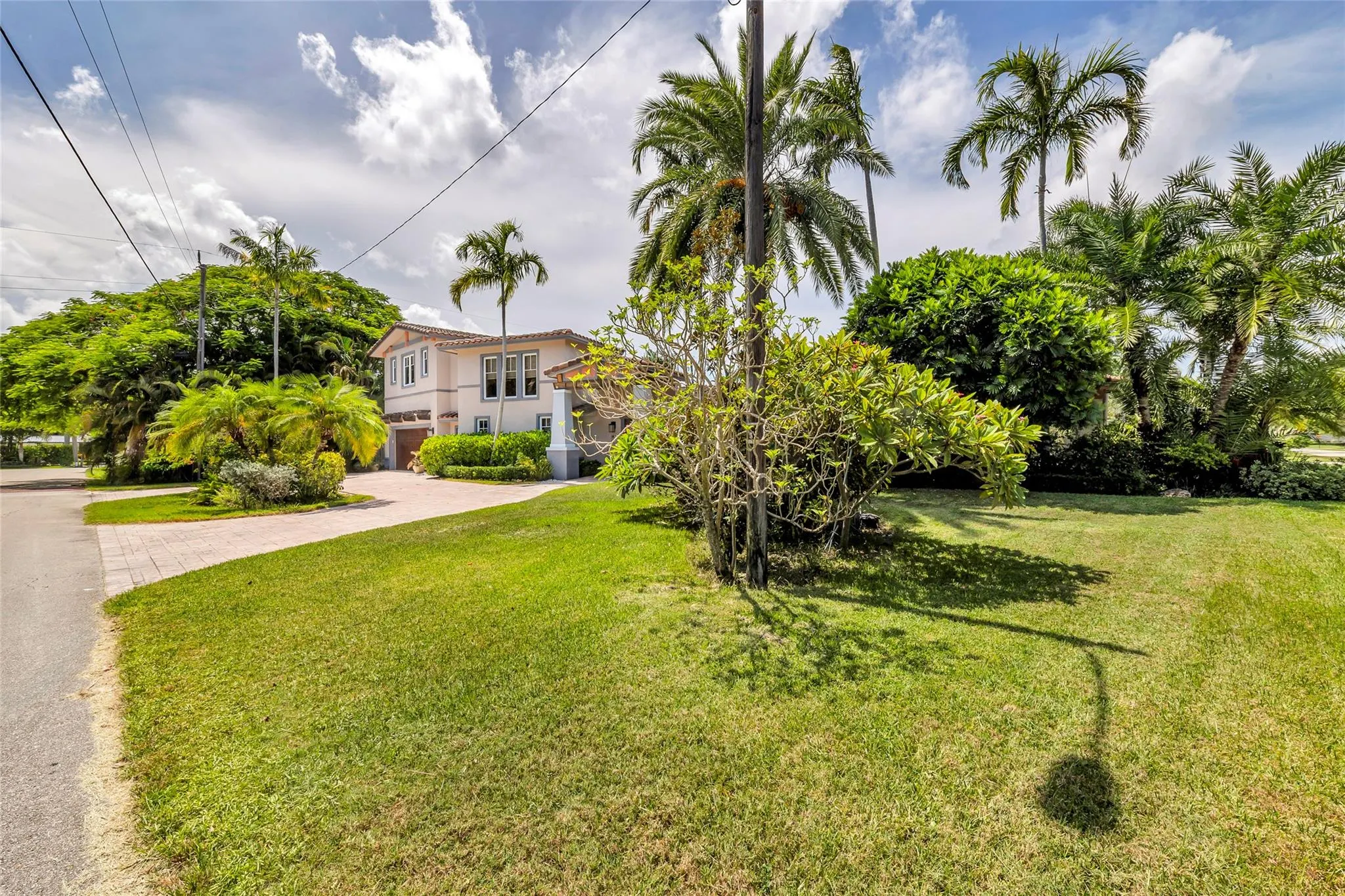 701 NW 24th St