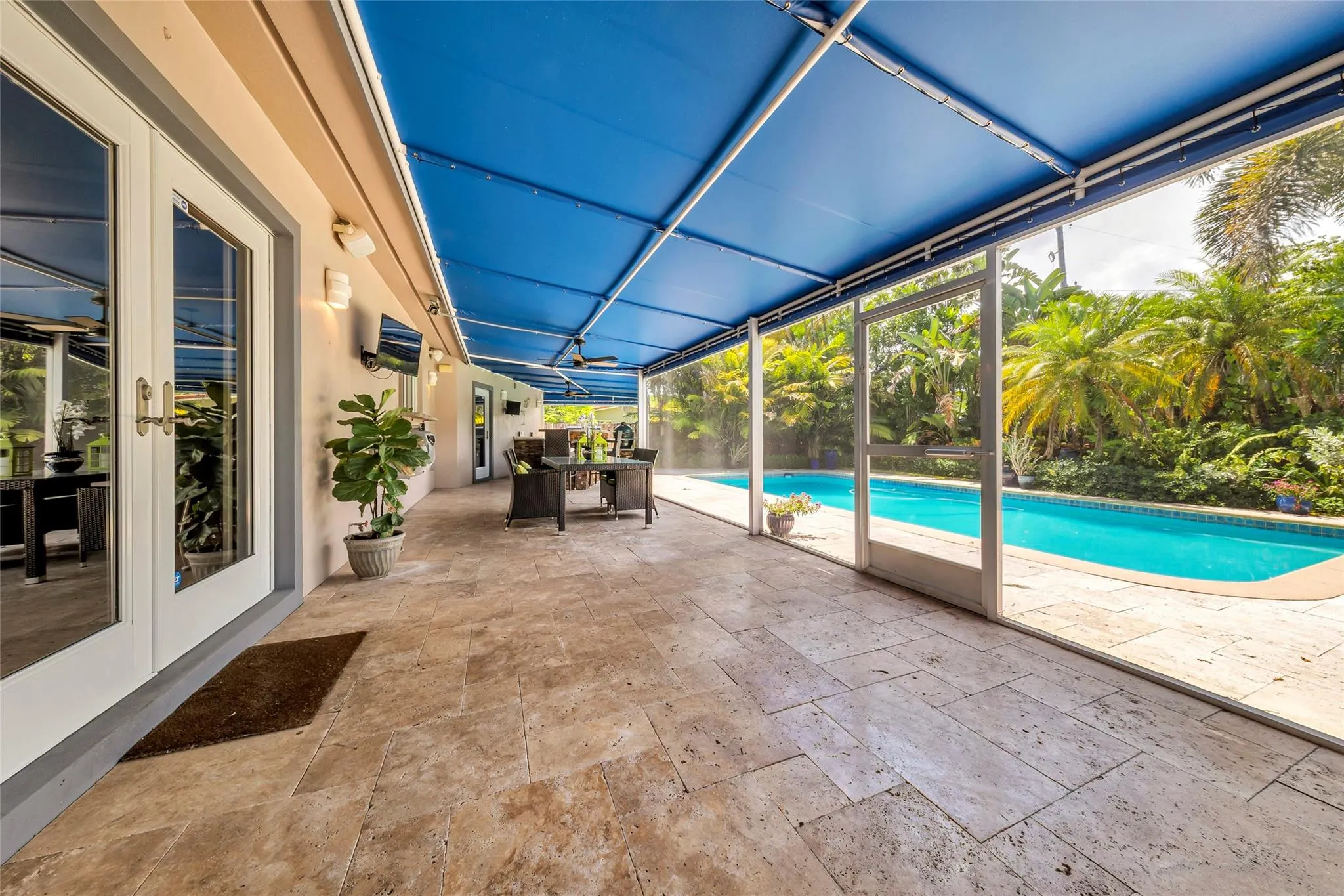 701 NW 24th St