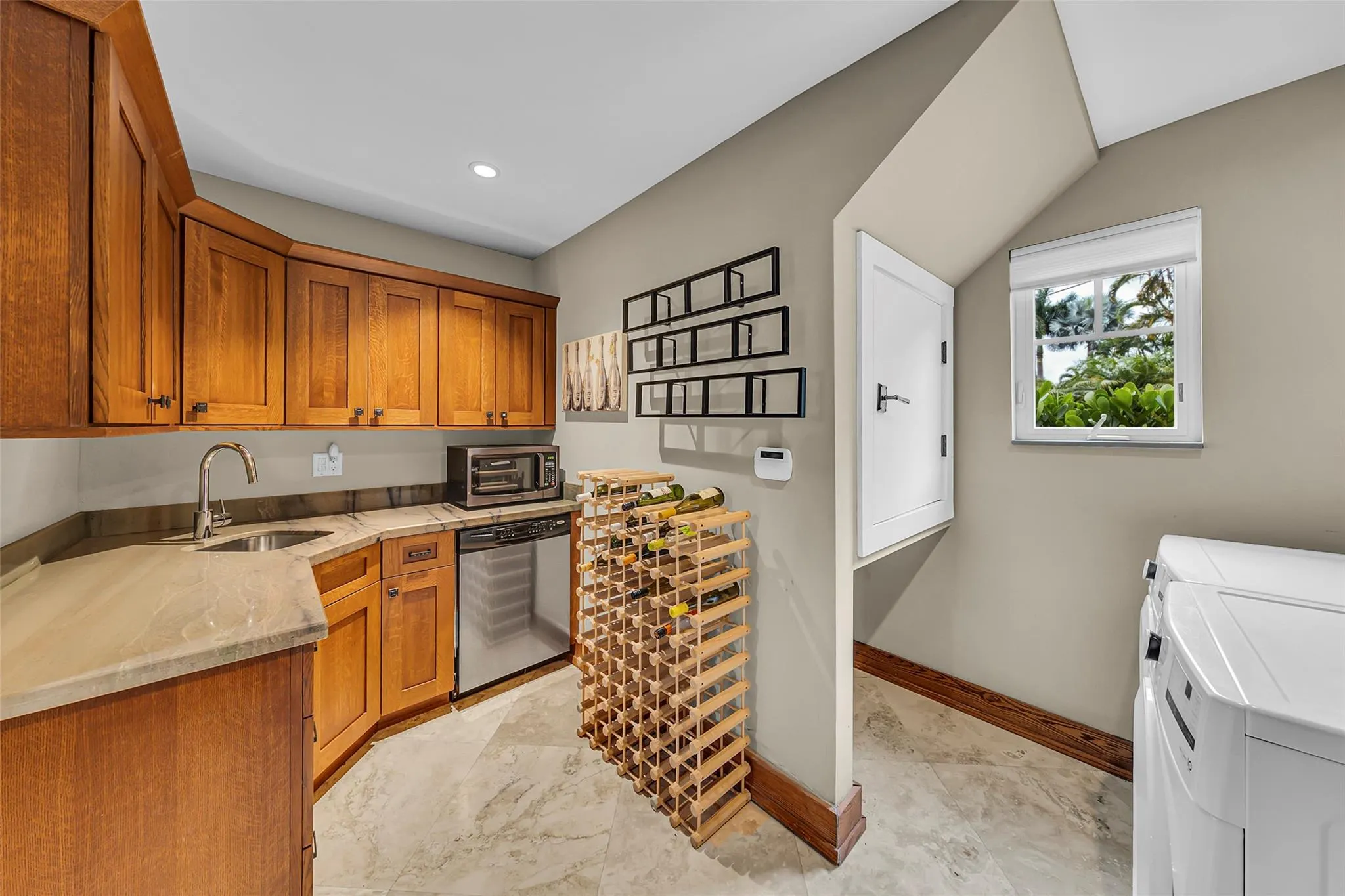 701 NW 24th St