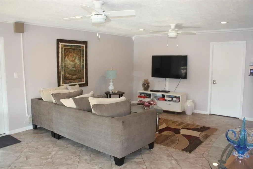 649 W Oakland Park Blvd, #211-A