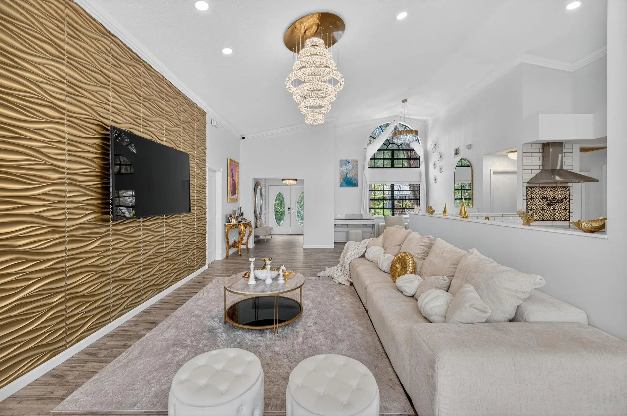 1661 E Oak Knoll Cir