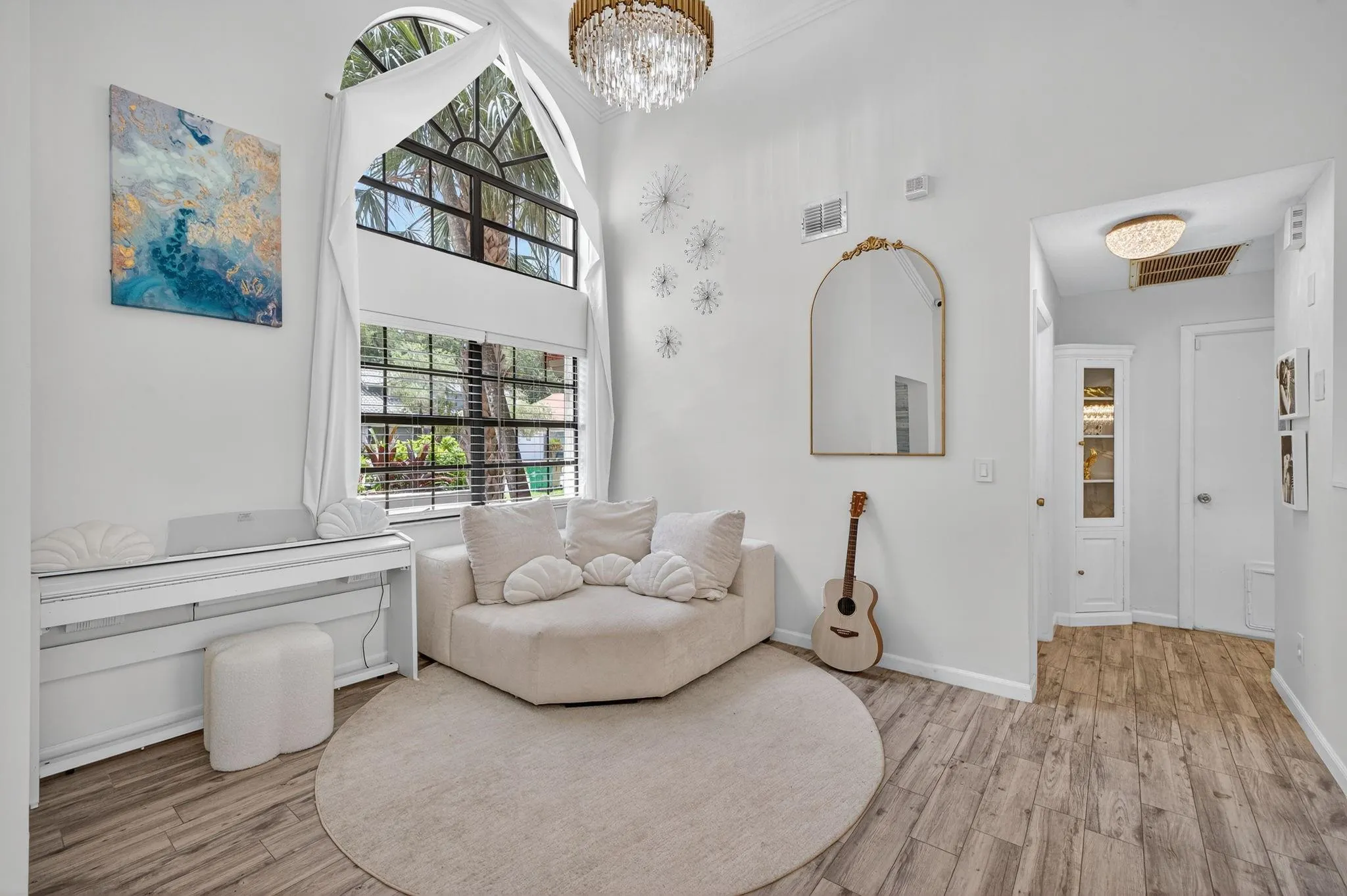 1661 E Oak Knoll Cir