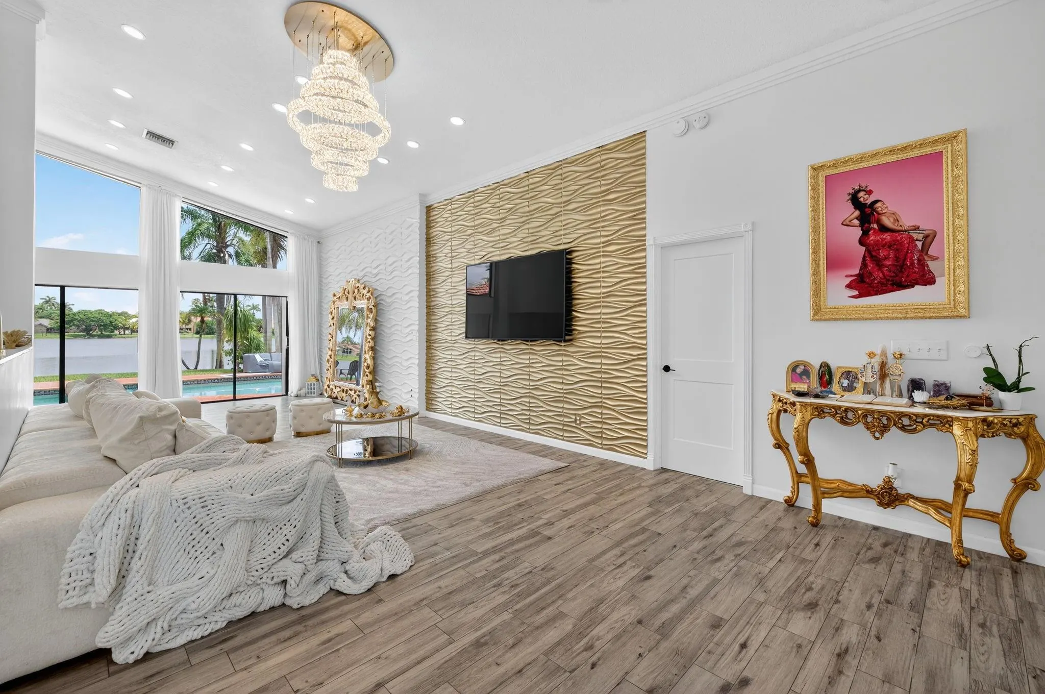 1661 E Oak Knoll Cir